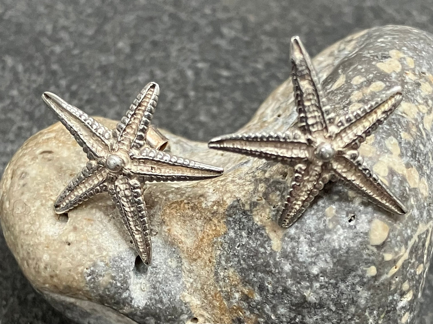 Stunning artisan handmade vintage sterling silver starfish earrings. 2000