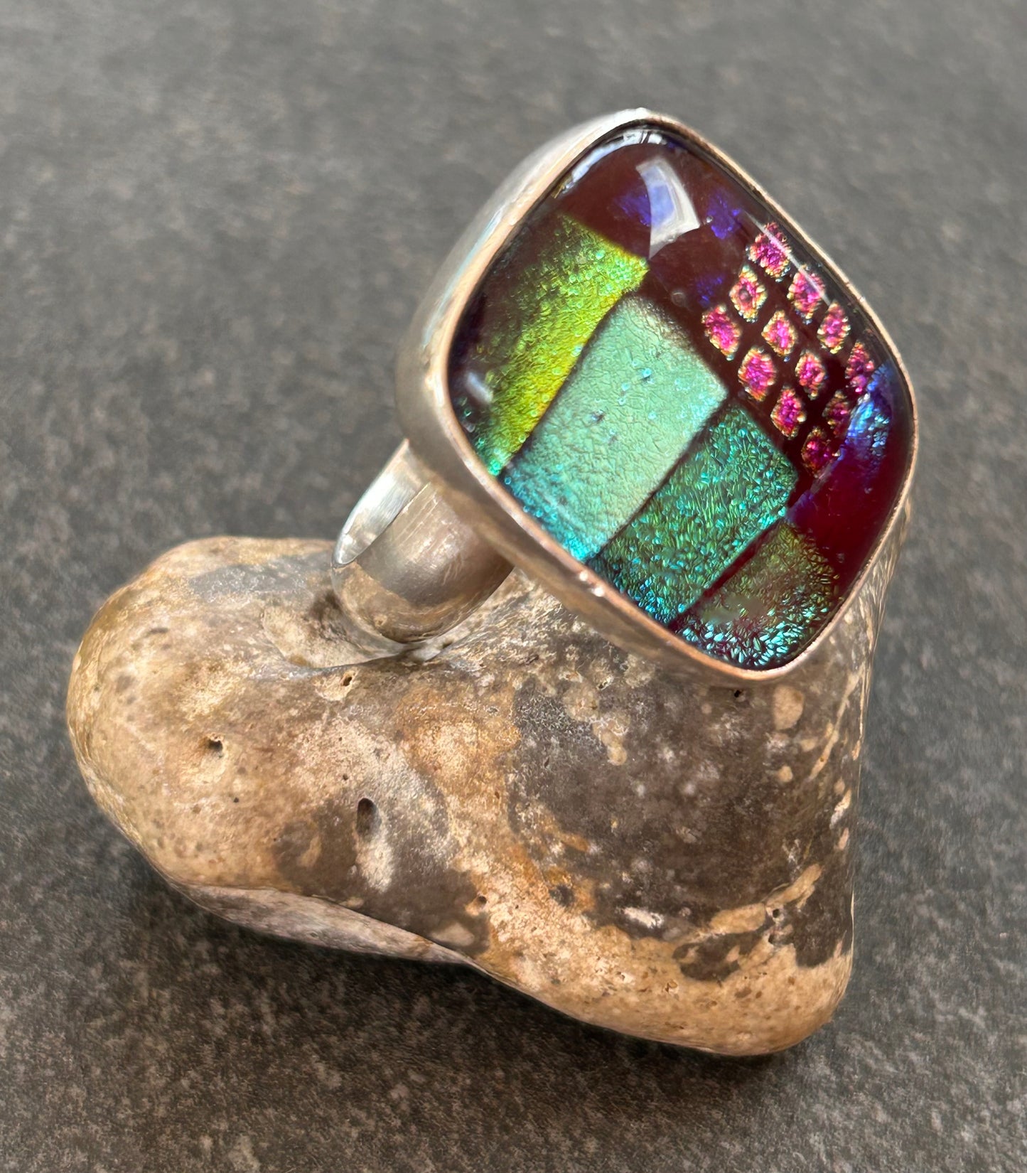 Spectacular vintage sterling silver and Dichroic glass ring.