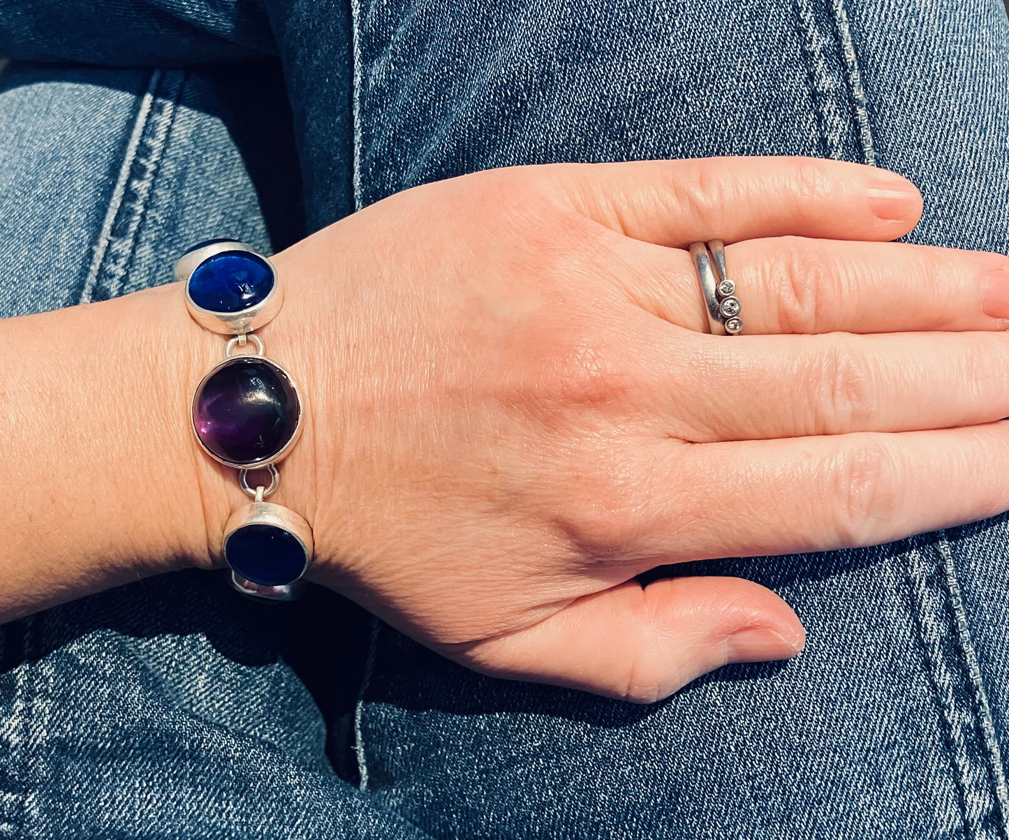 Absolutely stunning vintage sterling silver and glass Mexican bracelet.