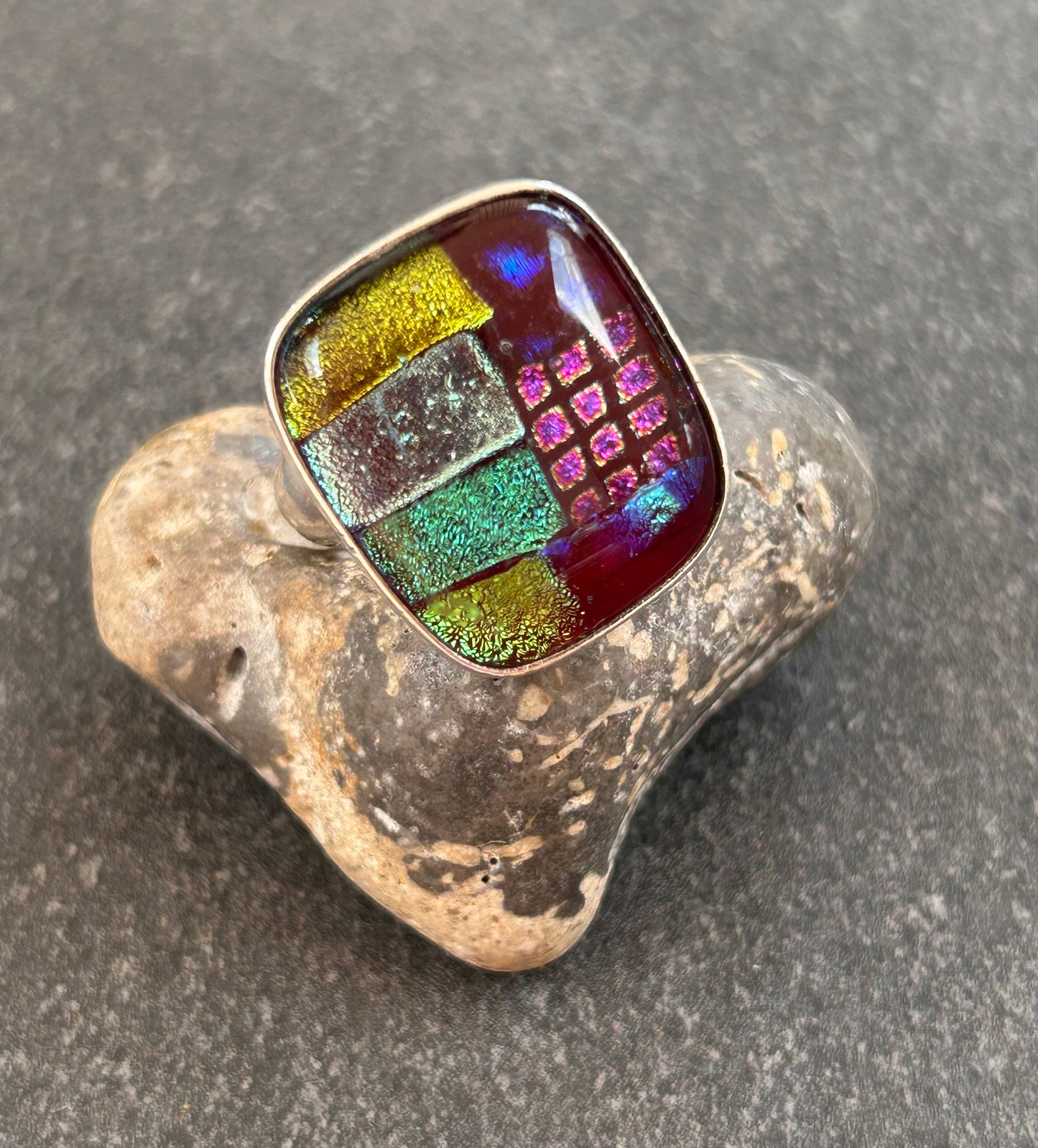 Spectacular vintage sterling silver and Dichroic glass ring.