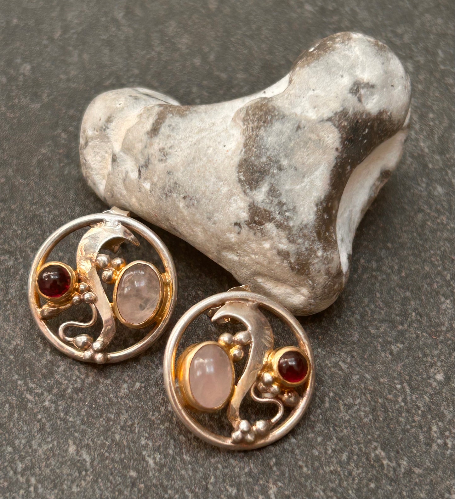 Beautiful vintage sterling silver stud earrings with a perfectly mirrored design