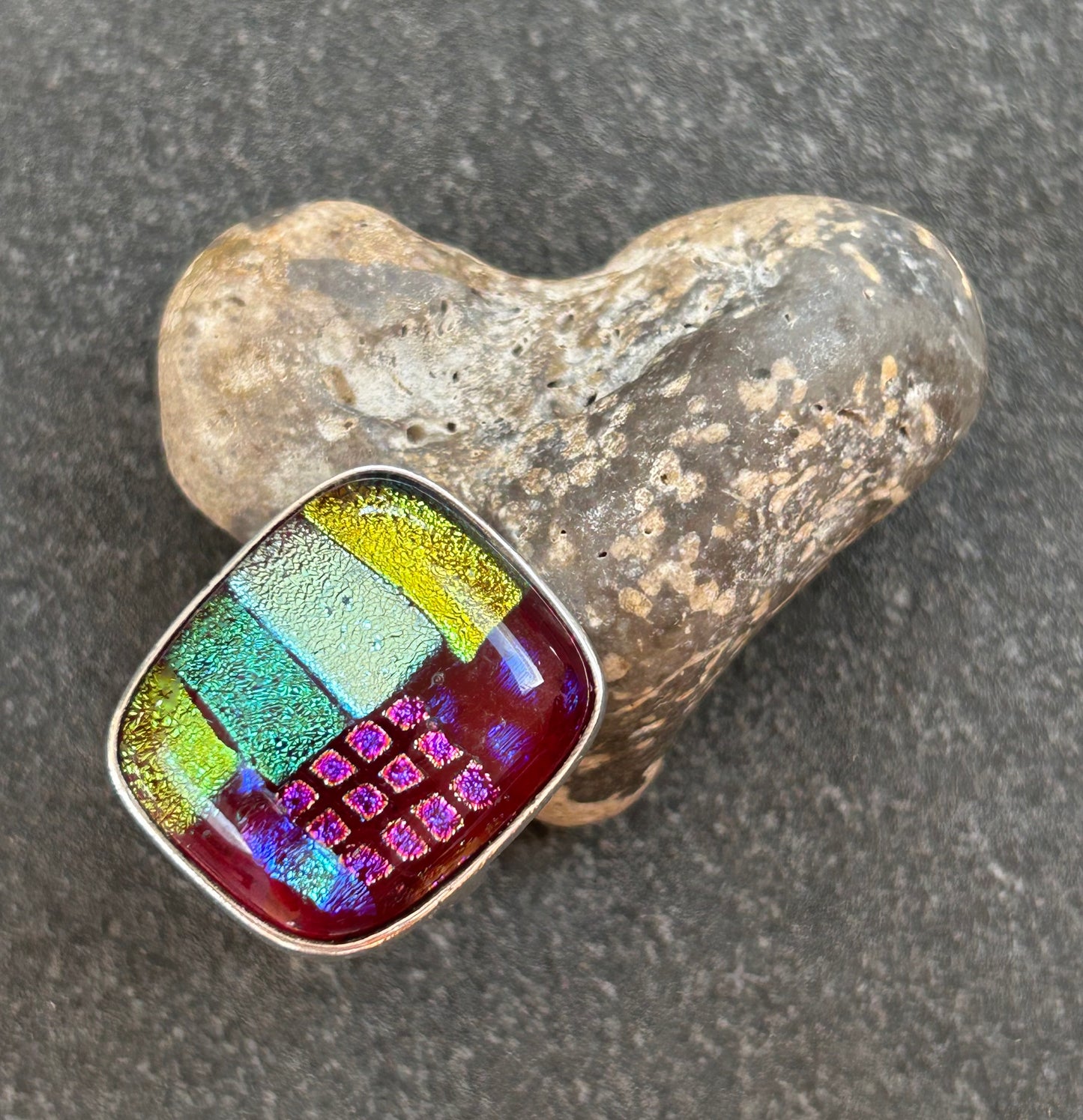 Spectacular vintage sterling silver and Dichroic glass ring.
