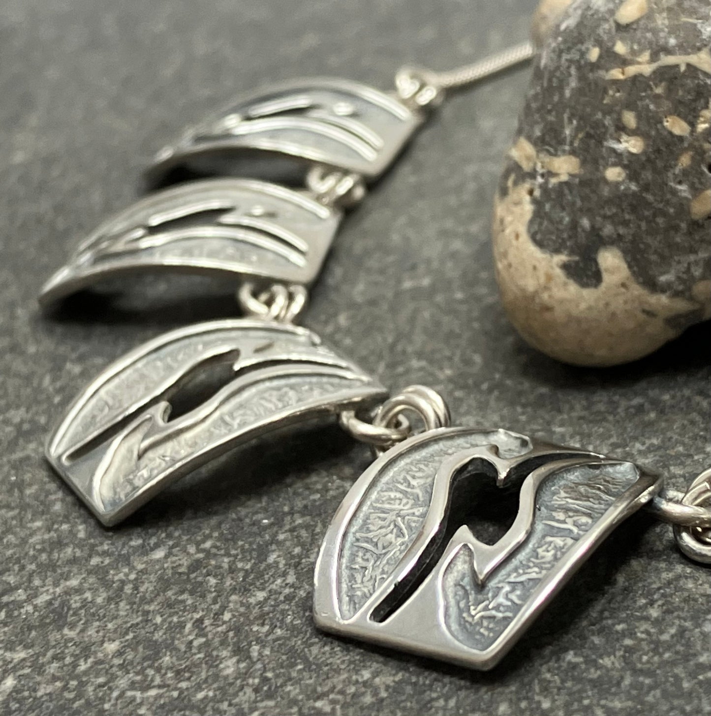 Beautiful vintage sterling silver necklace. Comprising of five beautifully made rectangles.