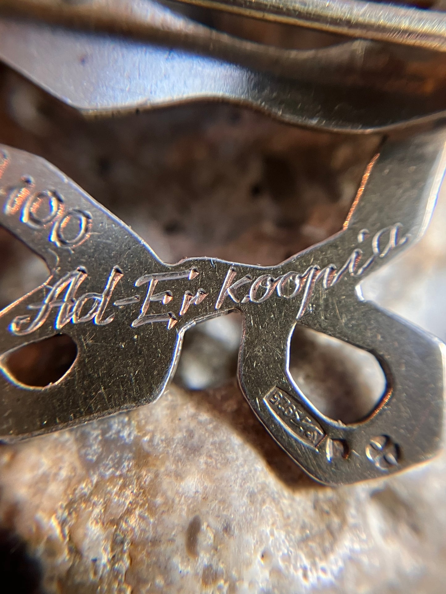 Charming little sun brooch.