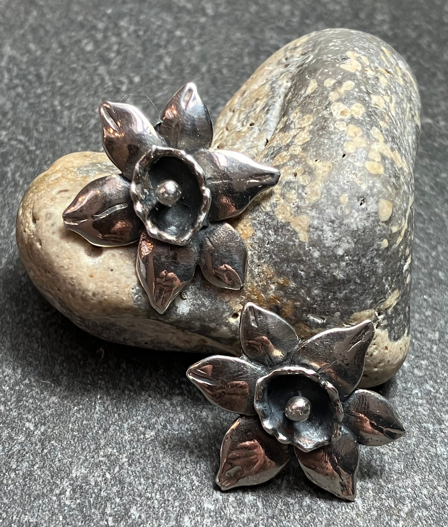 Vintage sterling silver handmade flower earrings. 1992