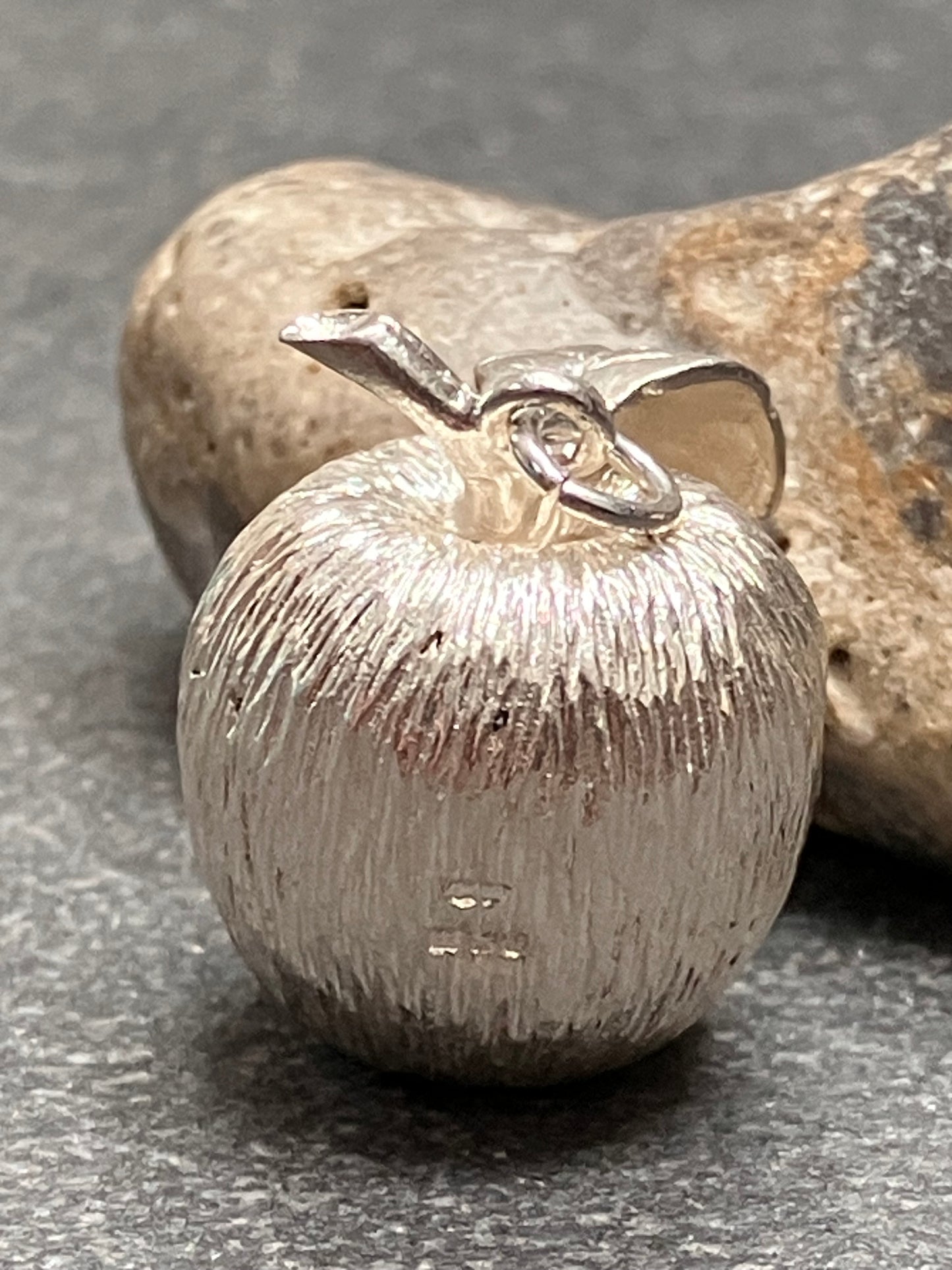 Beautifully made vintage 3D solid sterling silver apple. 1976