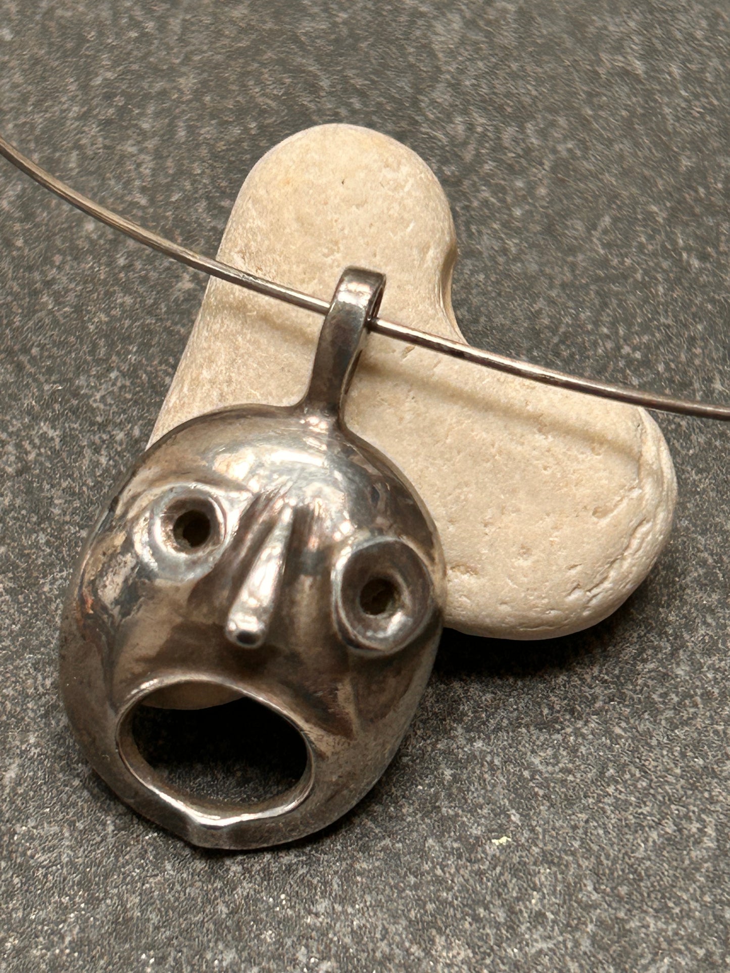 Fun, expressive vintage piece — perfect for the days when we can’t quite scream out loud!