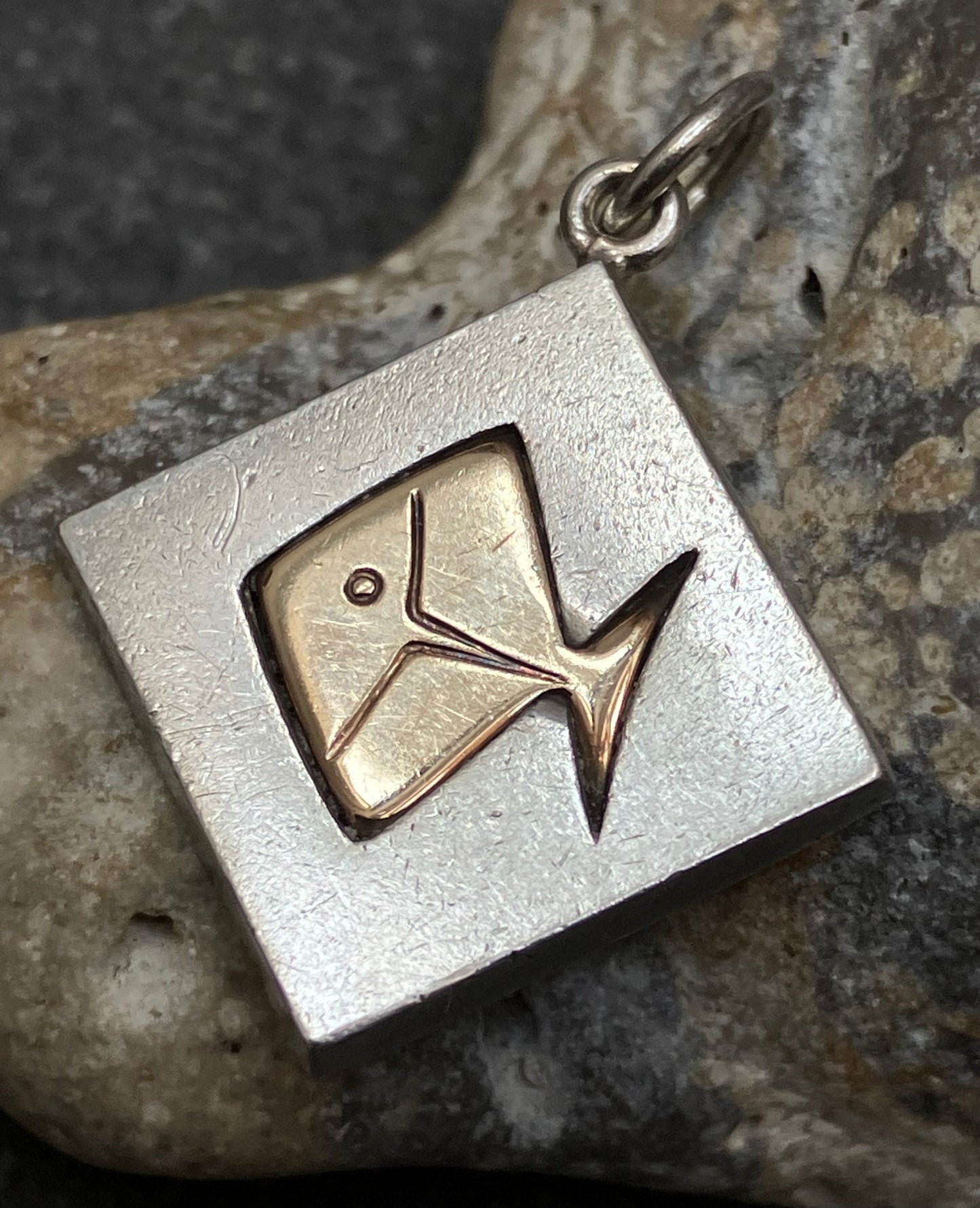 Wonderful vintage 1960's solid sterling silver and 14ct Gold pendant by the Finnish silversmith Elis Kauppi for Kupittaan Kultaz.