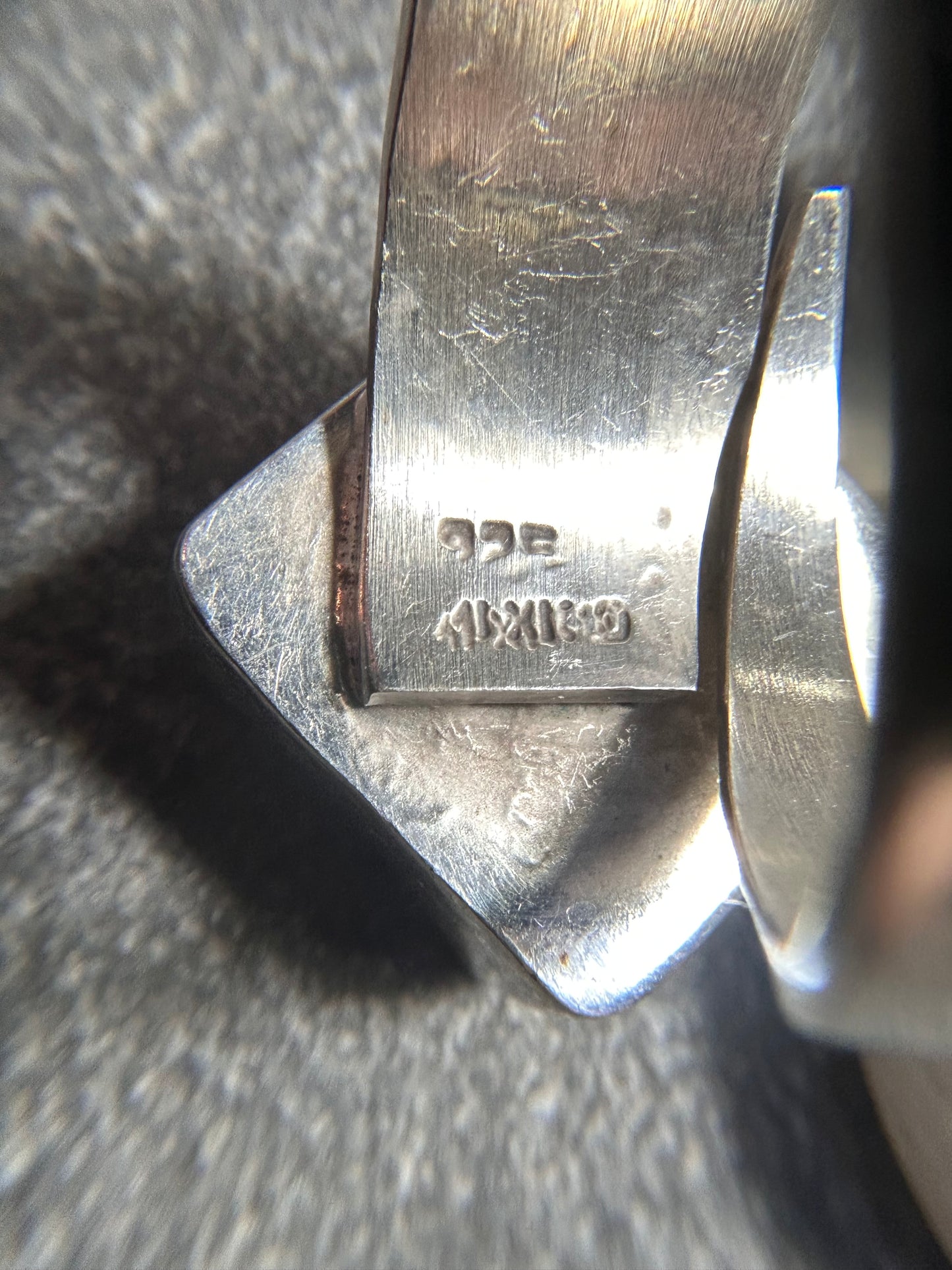 Vibrant vintage sterling silver dichroic glass ring.