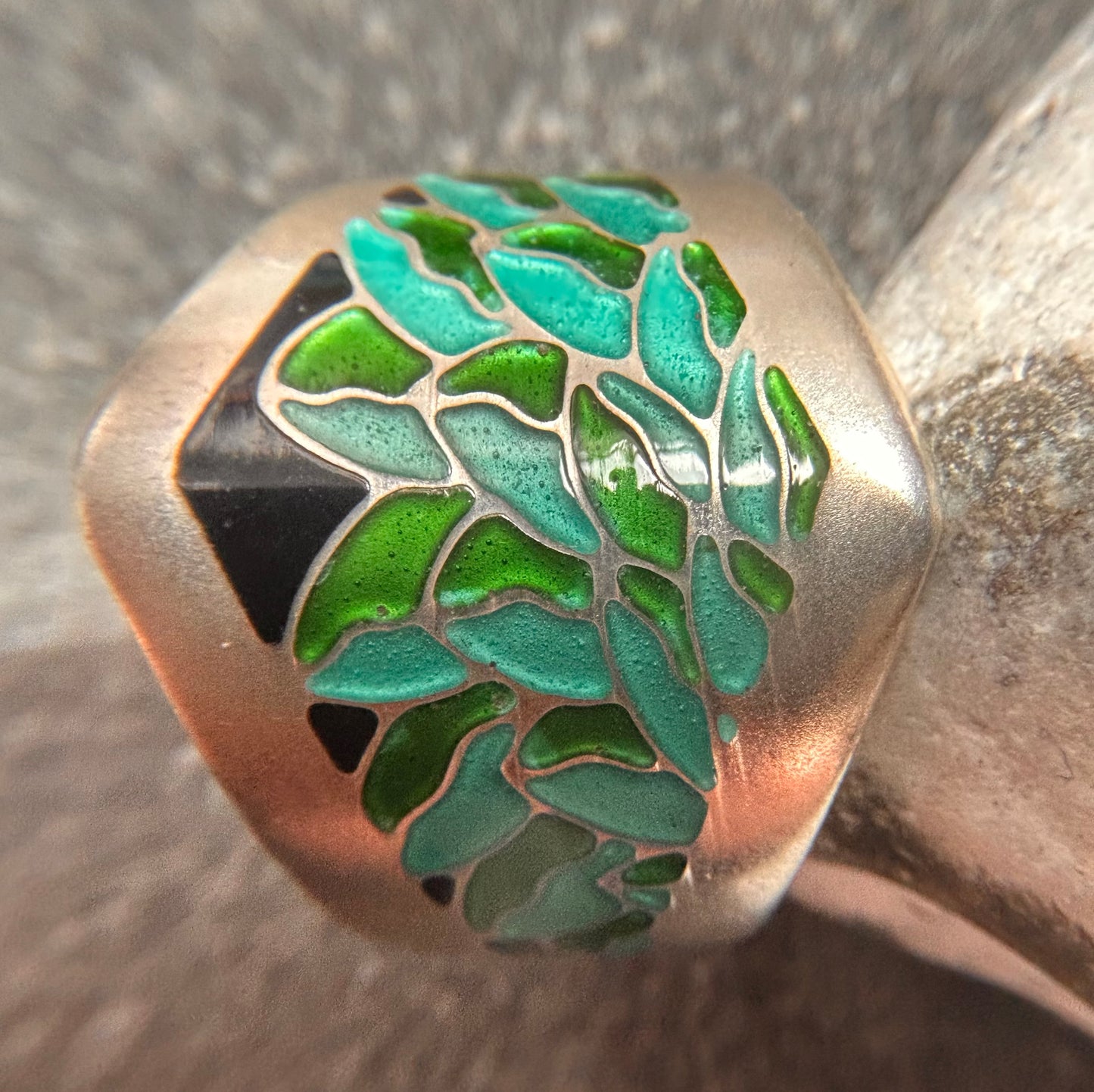 A fantastically detailed vintage sterling silver and enamel ring.