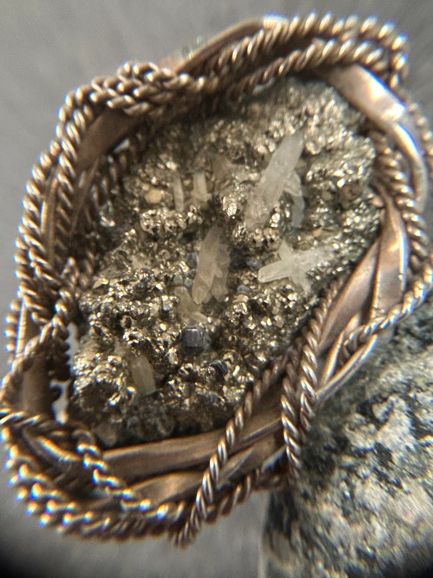 Striking vintage sterling silver ring with stunning pyrite (fool’s gold)