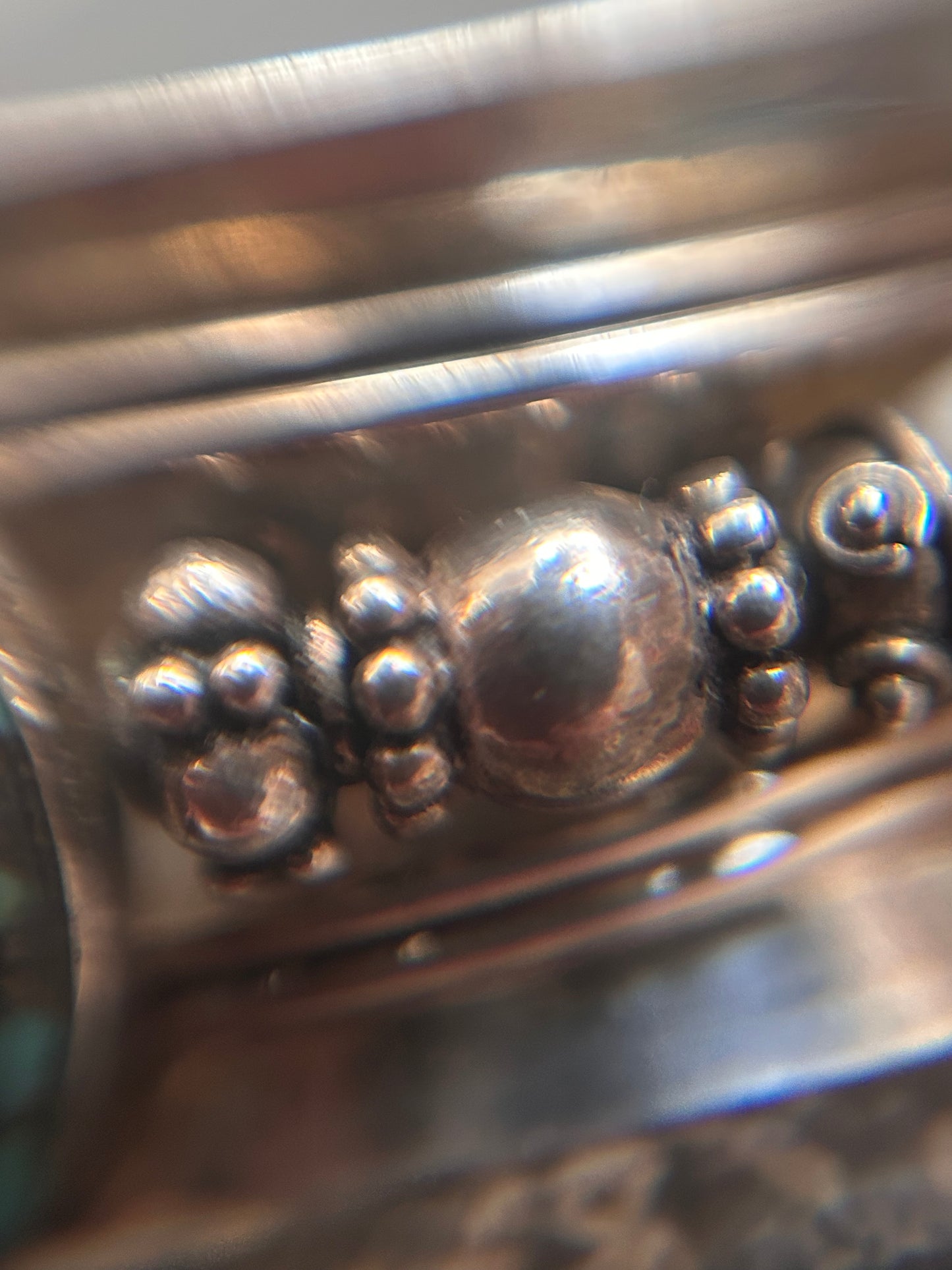 Fantastic vintage handmade artisan sterling silver bangle