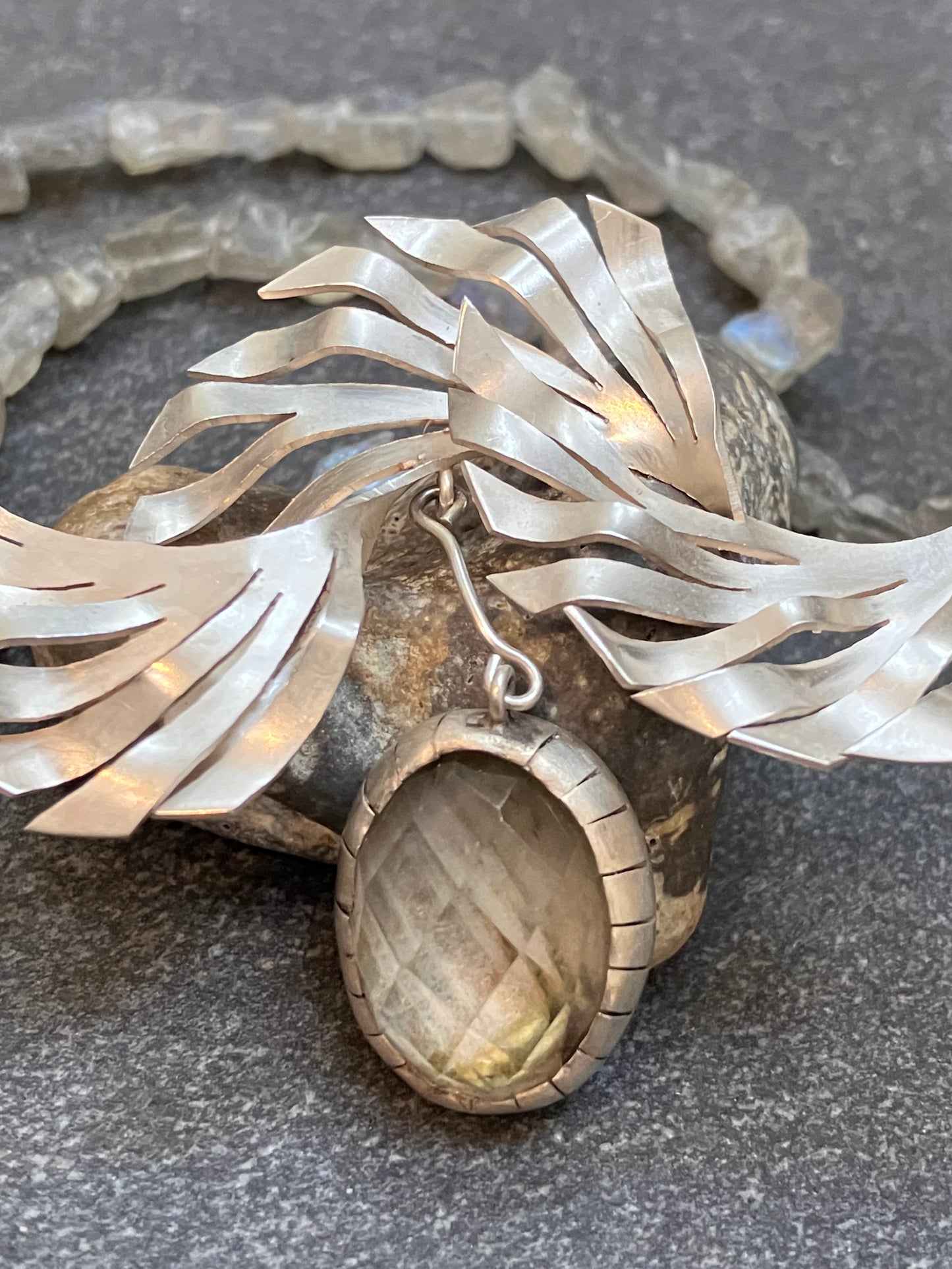 One off vintage ‘artisan made’ sterling silver and labradorite necklace