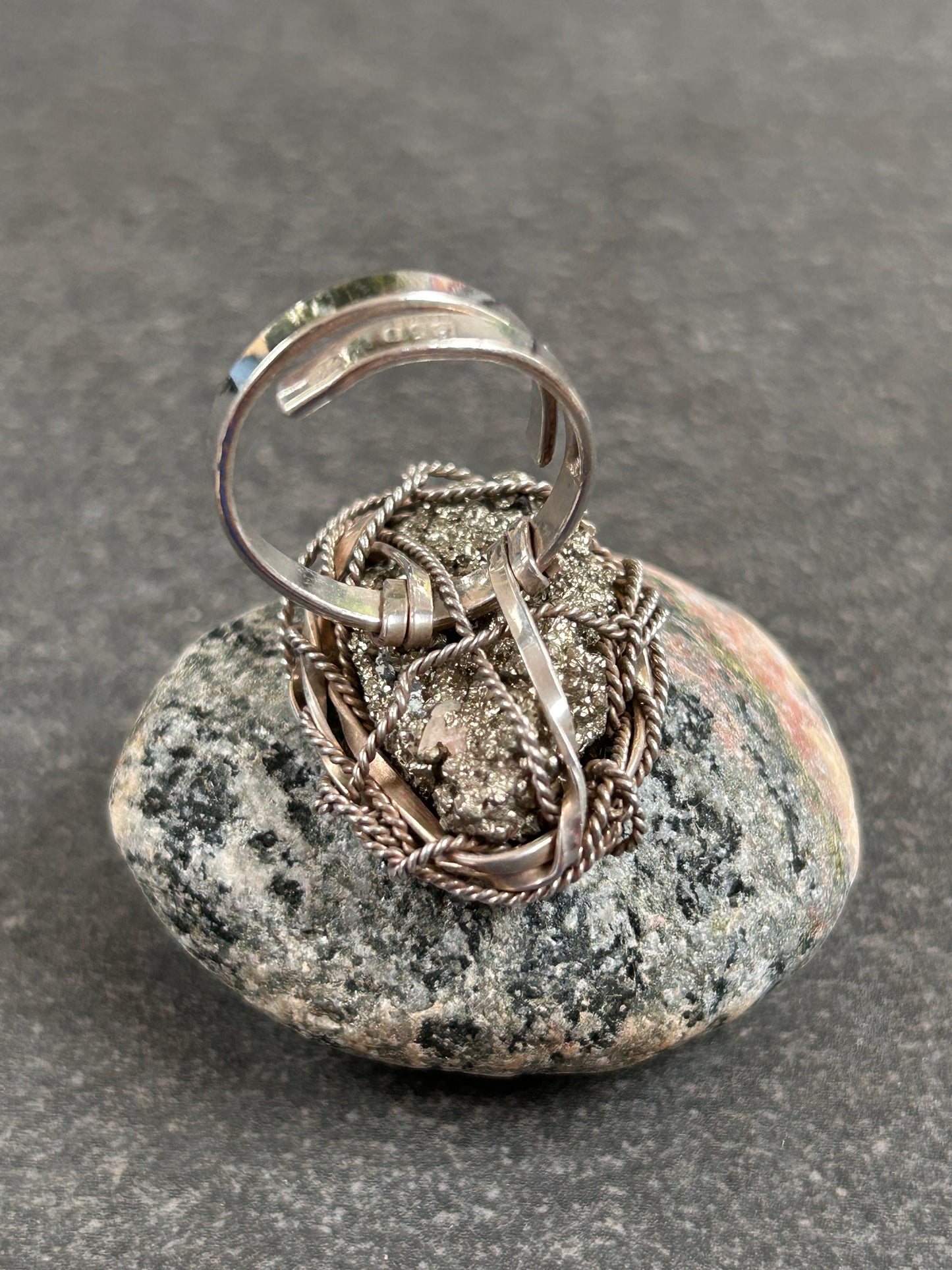 Striking vintage sterling silver ring with stunning pyrite (fool’s gold)