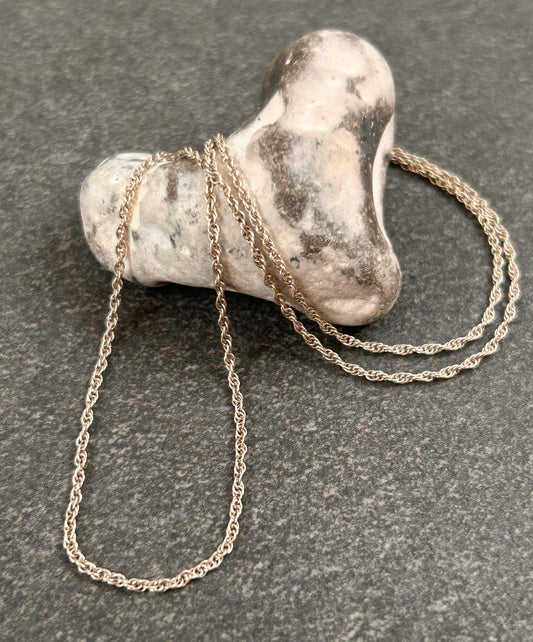 Beautiful vintage sterling silver twist link chain - 18 inches