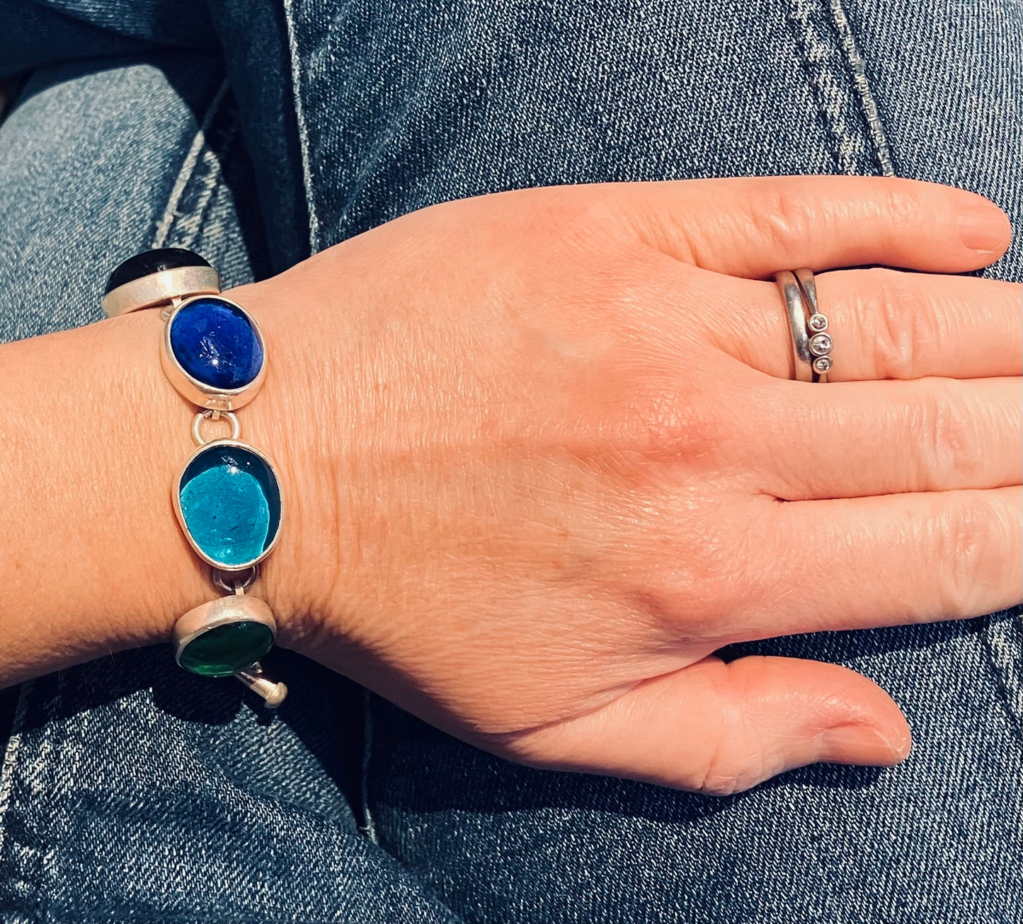Absolutely stunning vintage sterling silver and glass Mexican bracelet.
