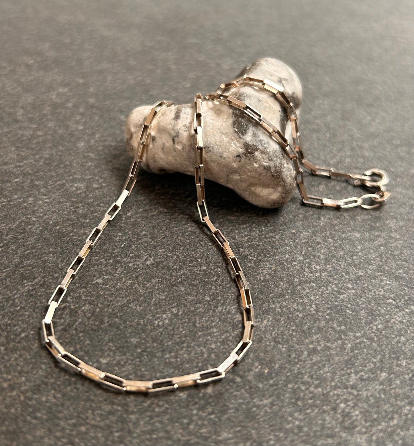 A really lovely vintage sterling silver open oblong link chain with a delicate and timeless design.