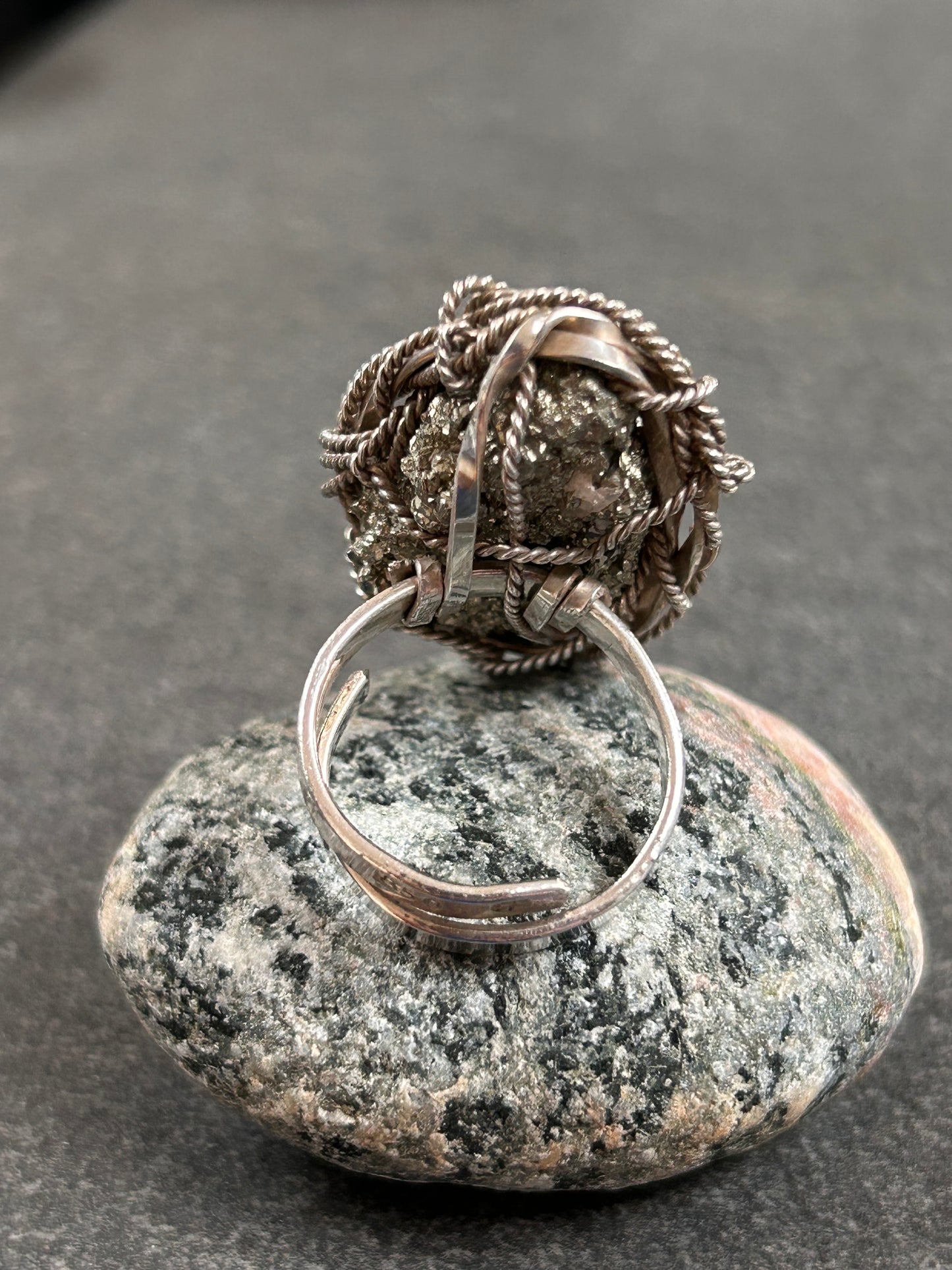 Striking vintage sterling silver ring with stunning pyrite (fool’s gold)