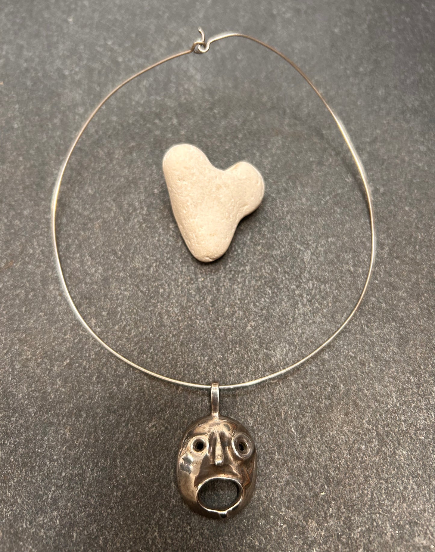 Fun, expressive vintage piece — perfect for the days when we can’t quite scream out loud!