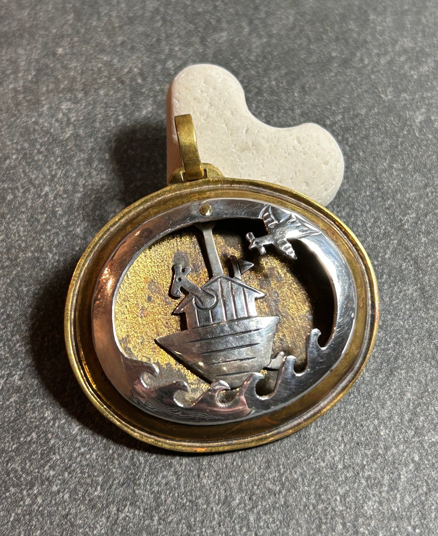 This exceptional vintage pendant by renowned American designer Jeep Collins