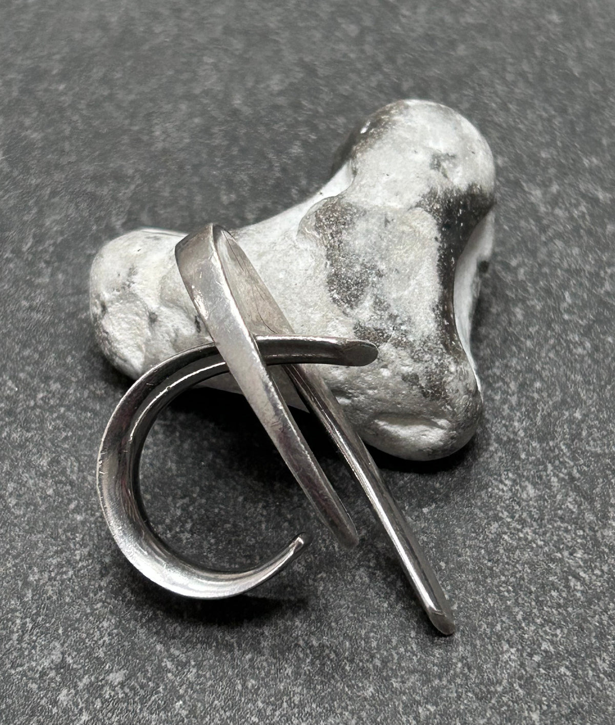 A striking vintage sterling silver statement ring, beautifully sculptural and full of character.