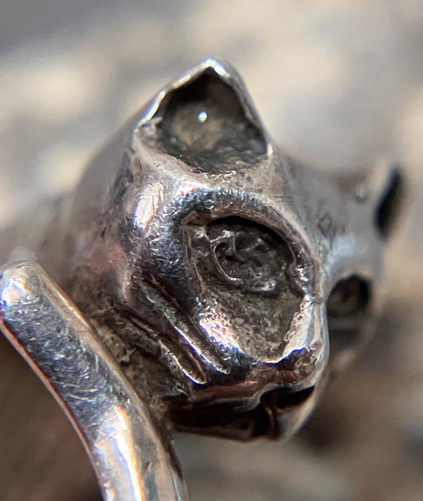 Vintage sterling silver cat ring.