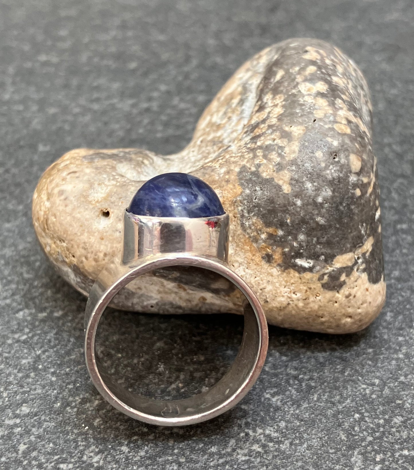 Vintage sterling silver and sodalite stone ring.