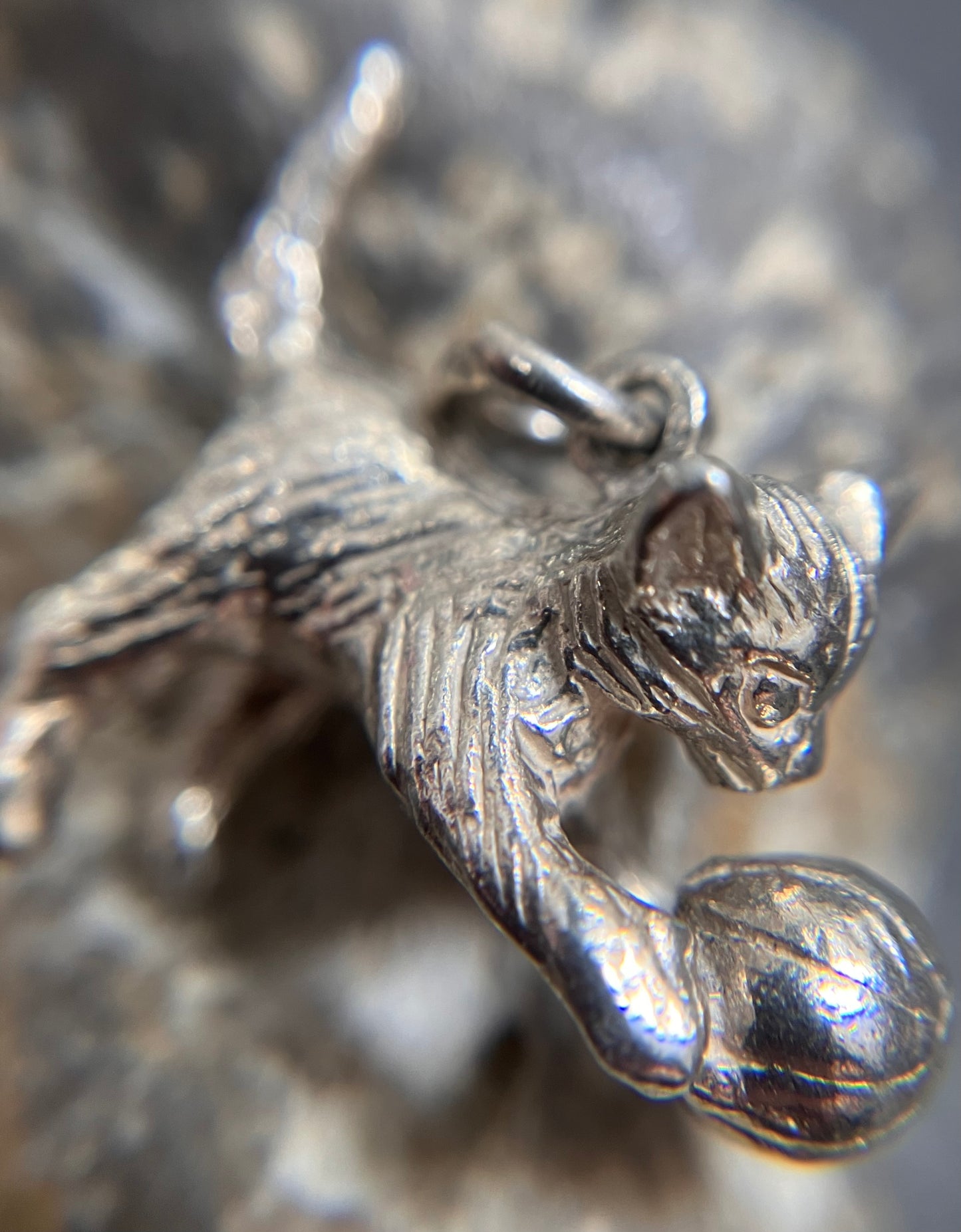 Gorgeous vintage sterling silver little cat pendant. 1977