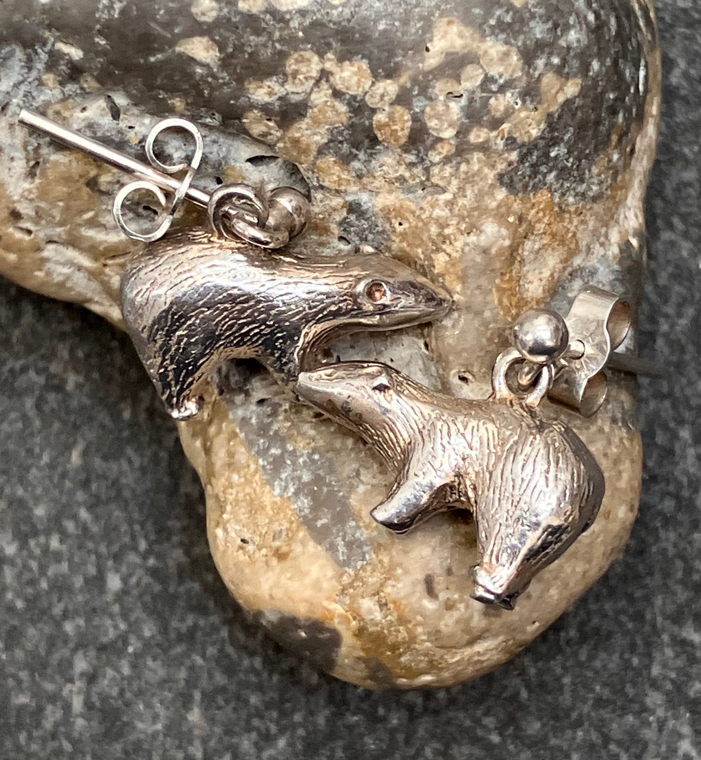 Totally adorable vintage sterling silver 3D badger earrings.