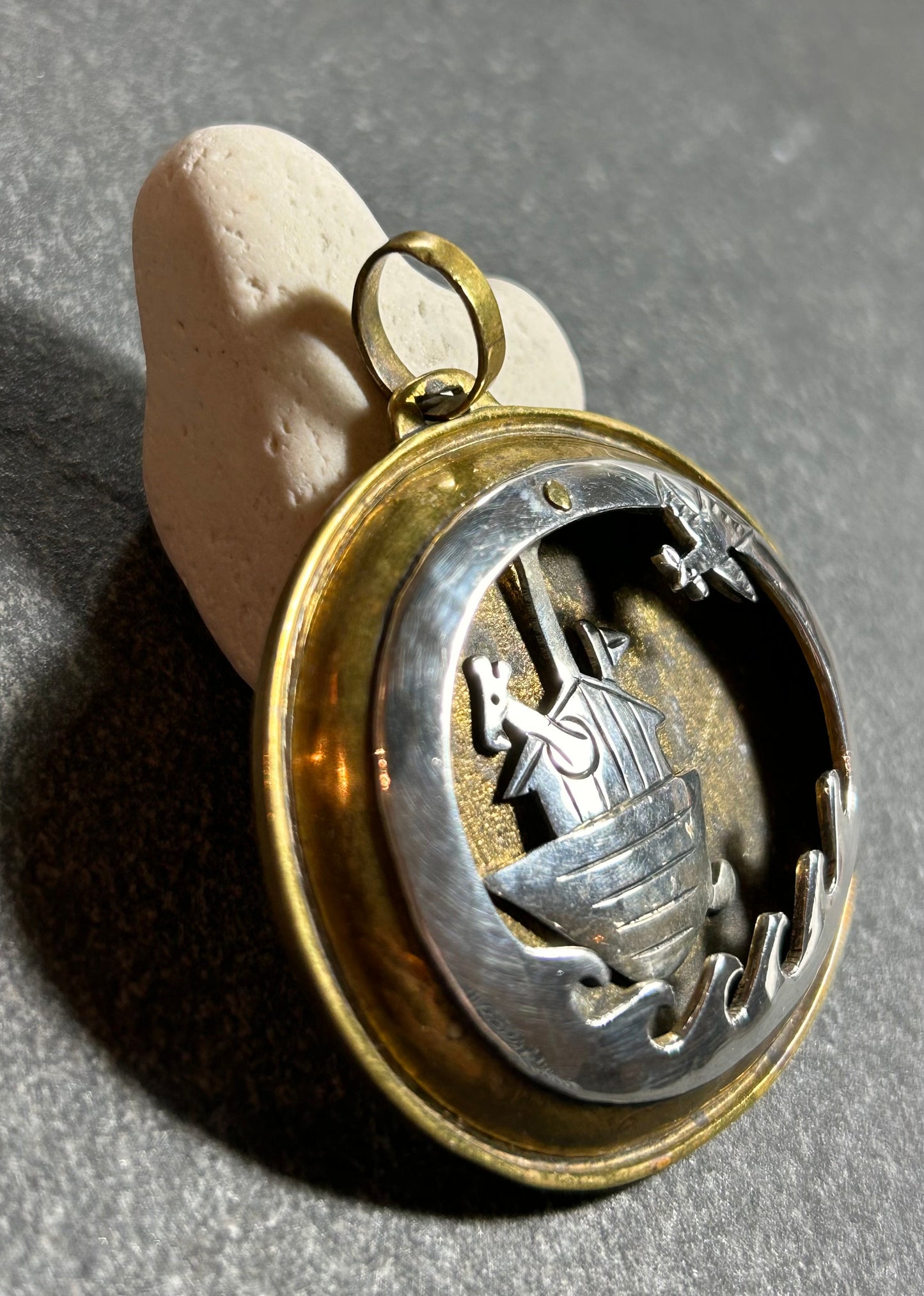 This exceptional vintage pendant by renowned American designer Jeep Collins