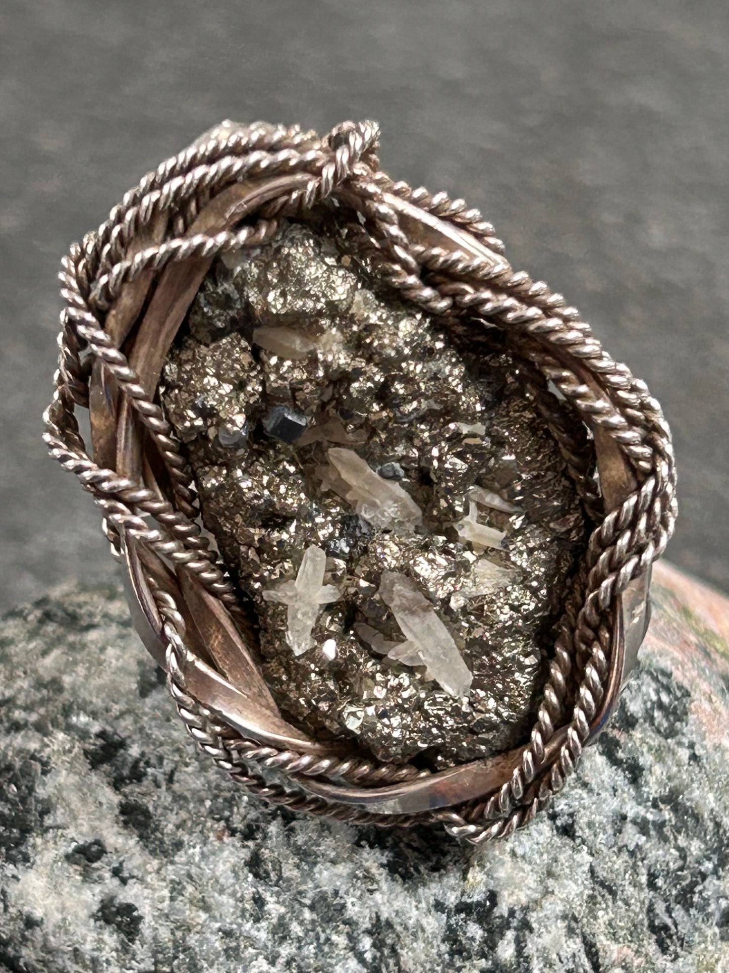 Striking vintage sterling silver ring with stunning pyrite (fool’s gold)