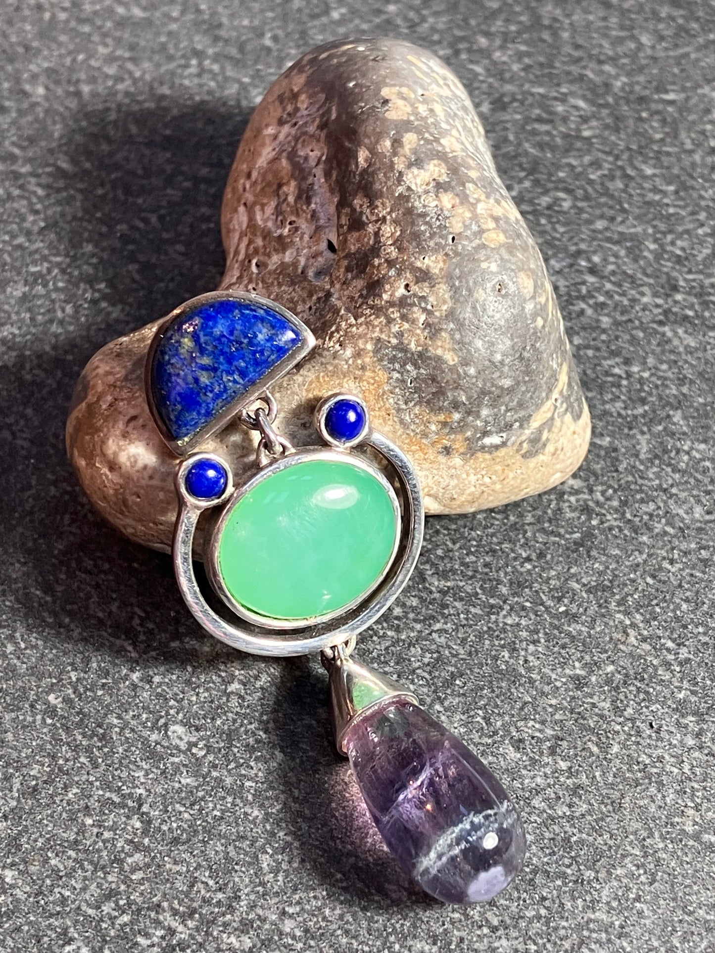 Vintage sterling silver pendant. Comprising of Lapis Lazuli, chrysoprase and fluorite.