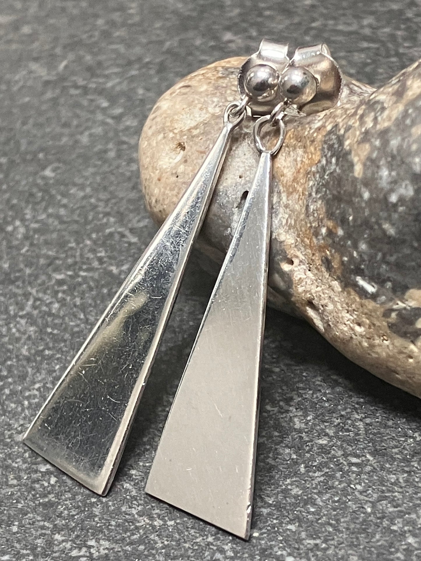 Very simple vintage sterling silver triangle earrings. 1981