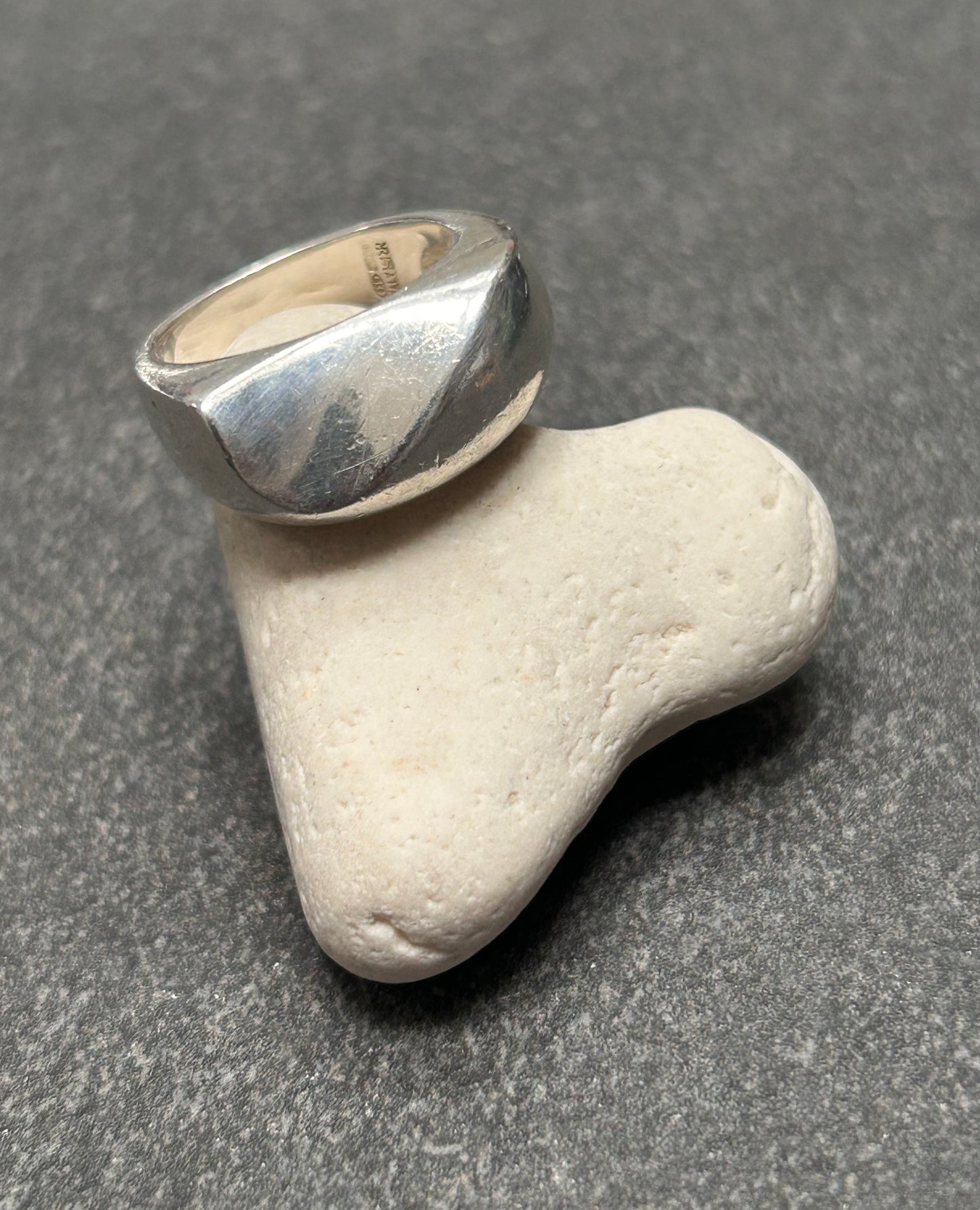 A beautifully crafted vintage Italian sterling silver ring