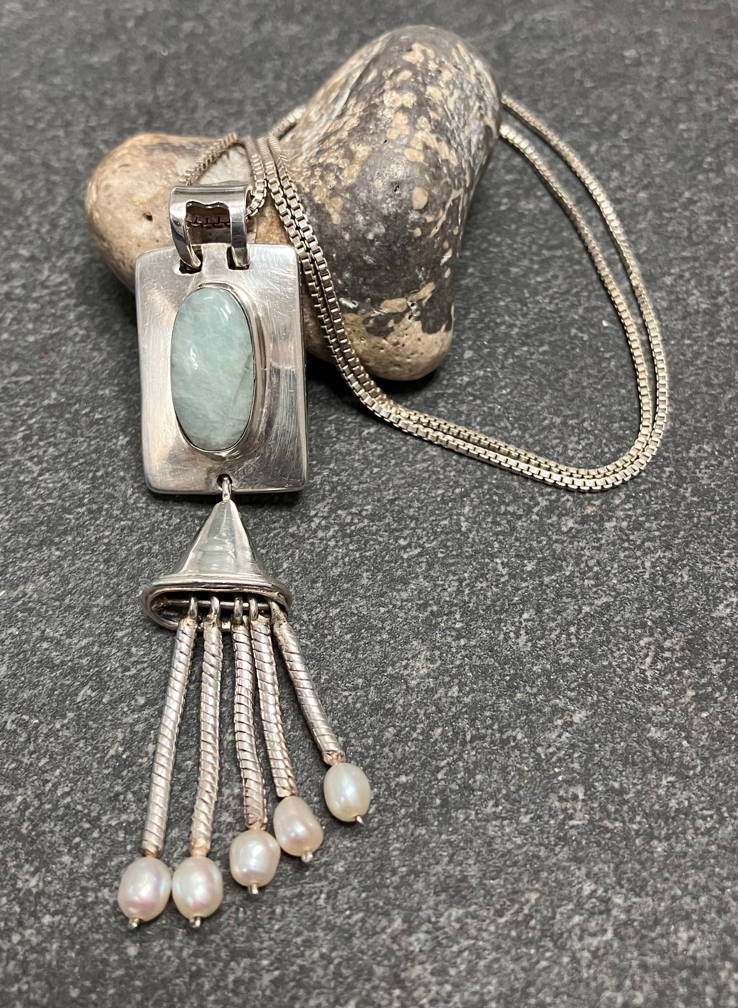 Beautiful vintage sterling silver pendant