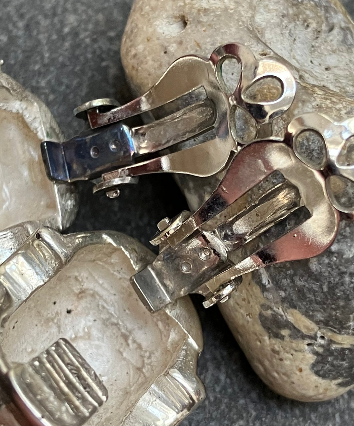 Vintage sterling silver sculptural clip on earrings.