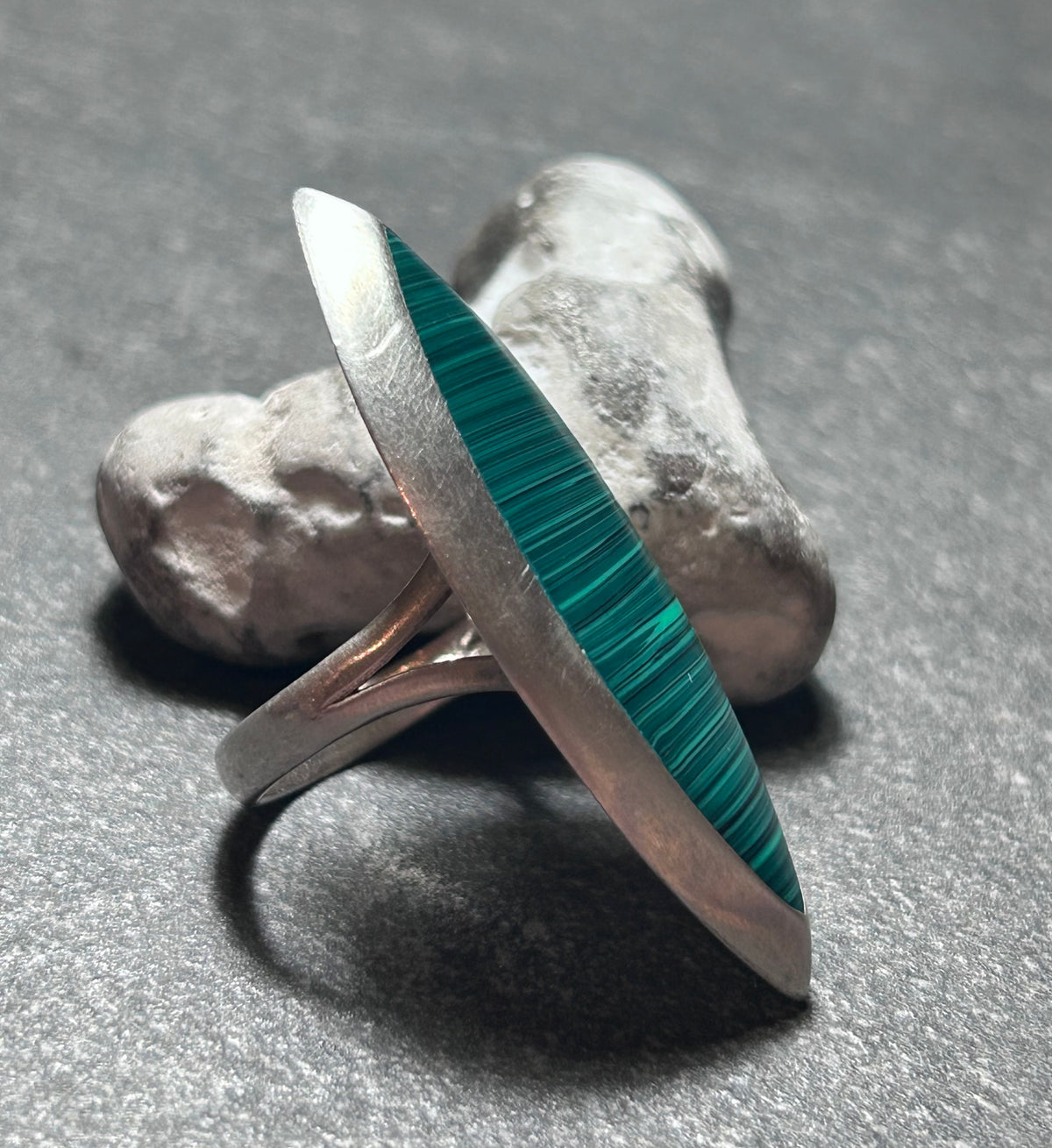 Striking vintage sterling silver and malachite ring.