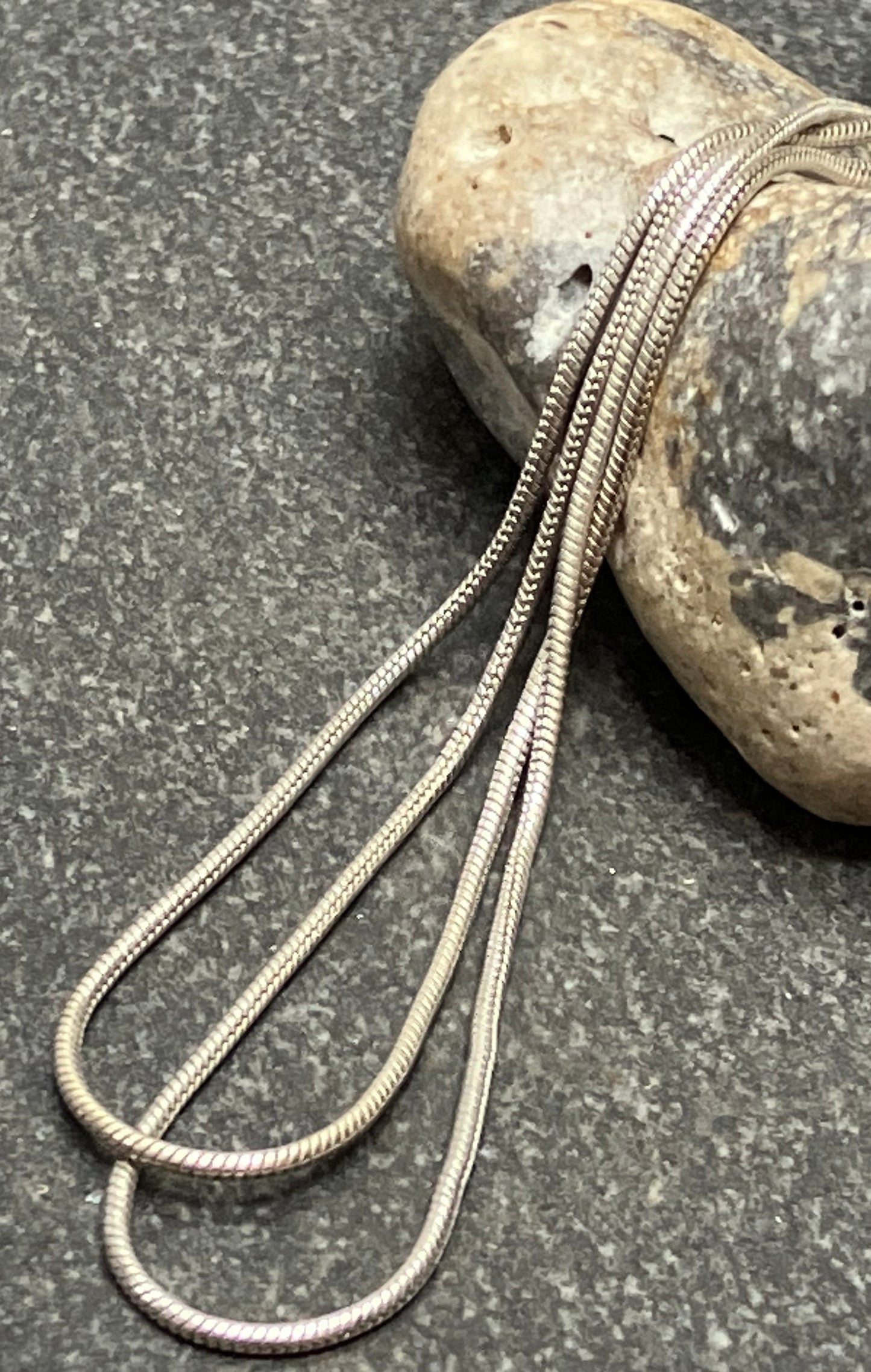Beautiful vintage sterling silver necklace. Comprising of five beautifully made rectangles.