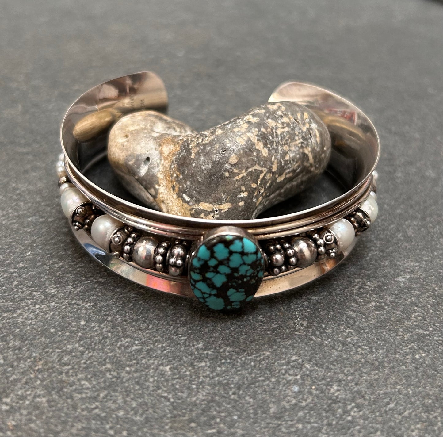 Fantastic vintage handmade artisan sterling silver bangle
