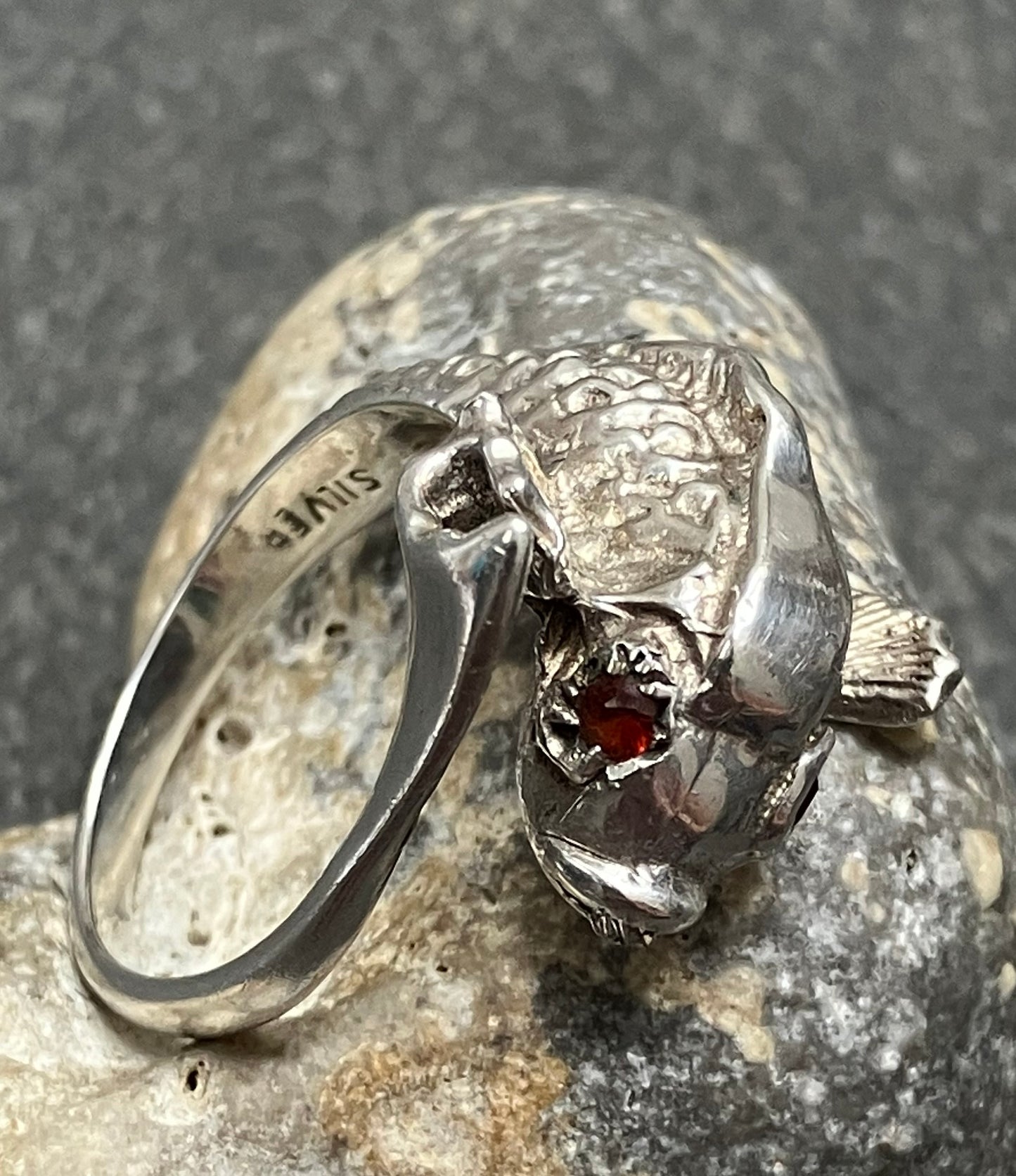 Vintage sterling silver fish ring.