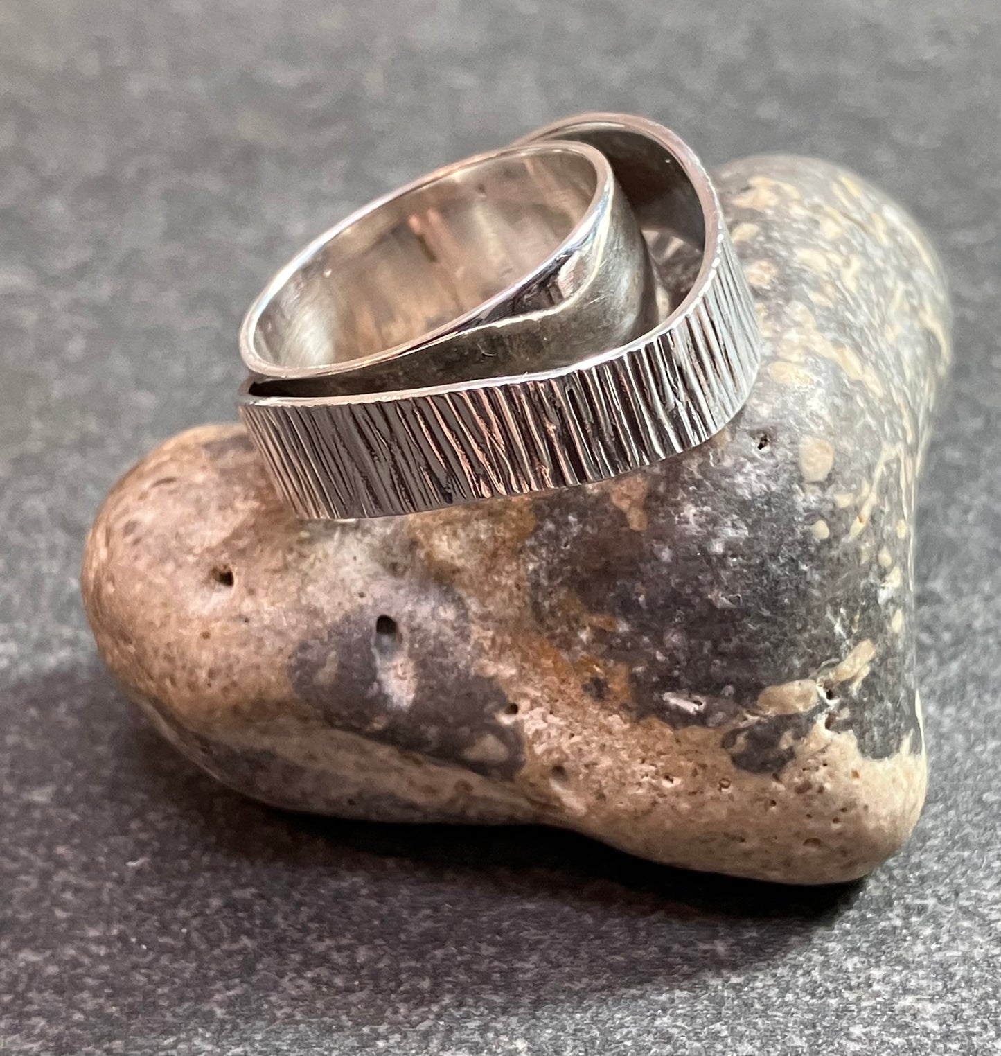 Unusual undulating vintage sterling silver two banded ring.