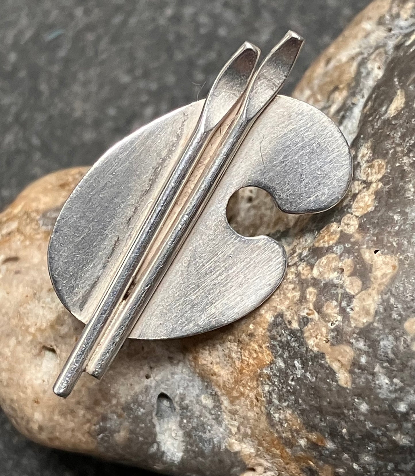 Vintage sterling silver artist 🎨 and brush earrings.