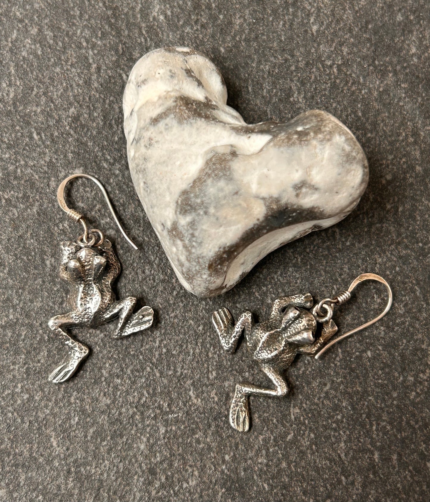 Vintage sterling silver frog earrings with absolutely fantastic detail and beautiful 3D quality