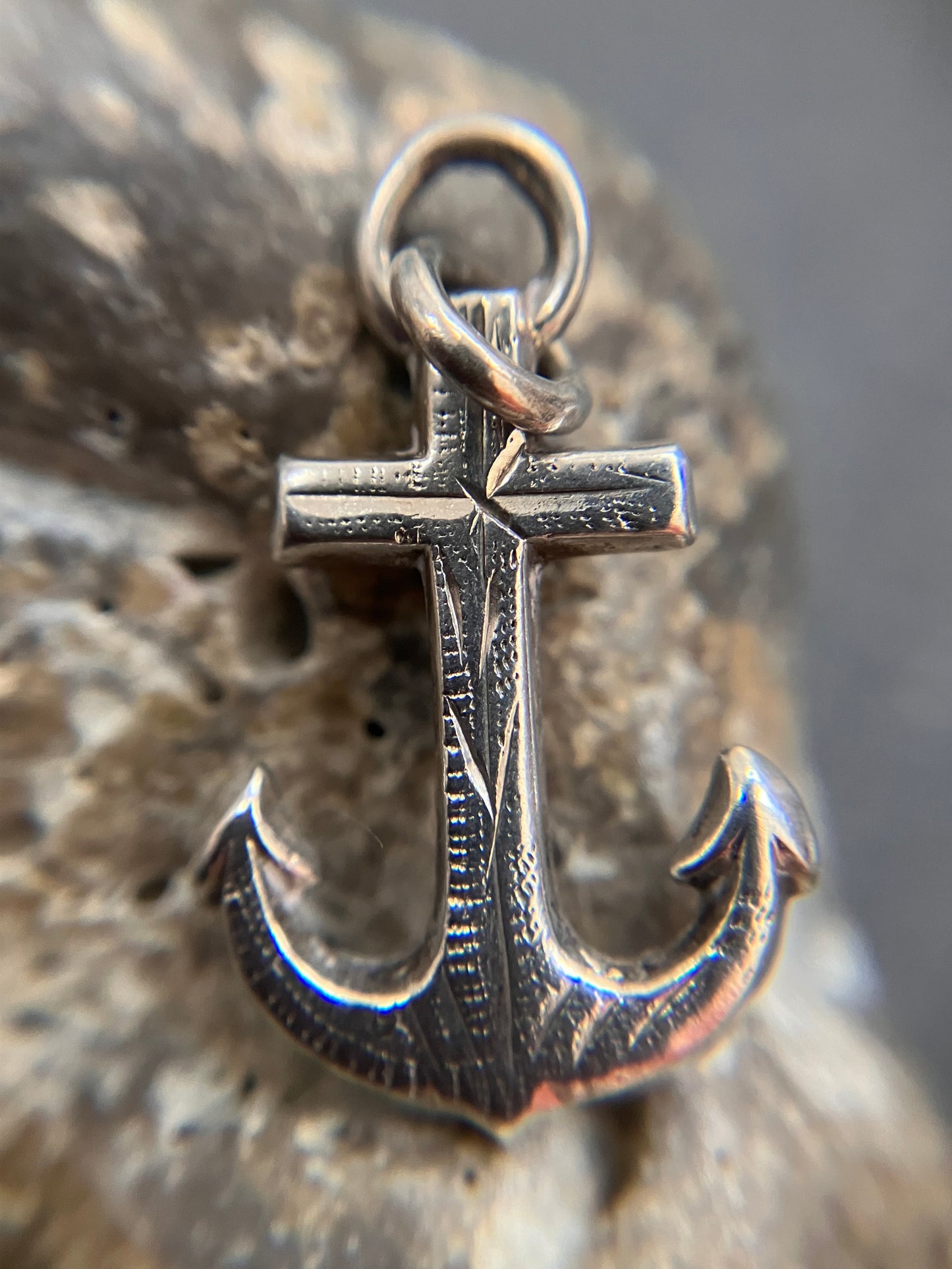 Vintage sterling silver etched anchor pendant.