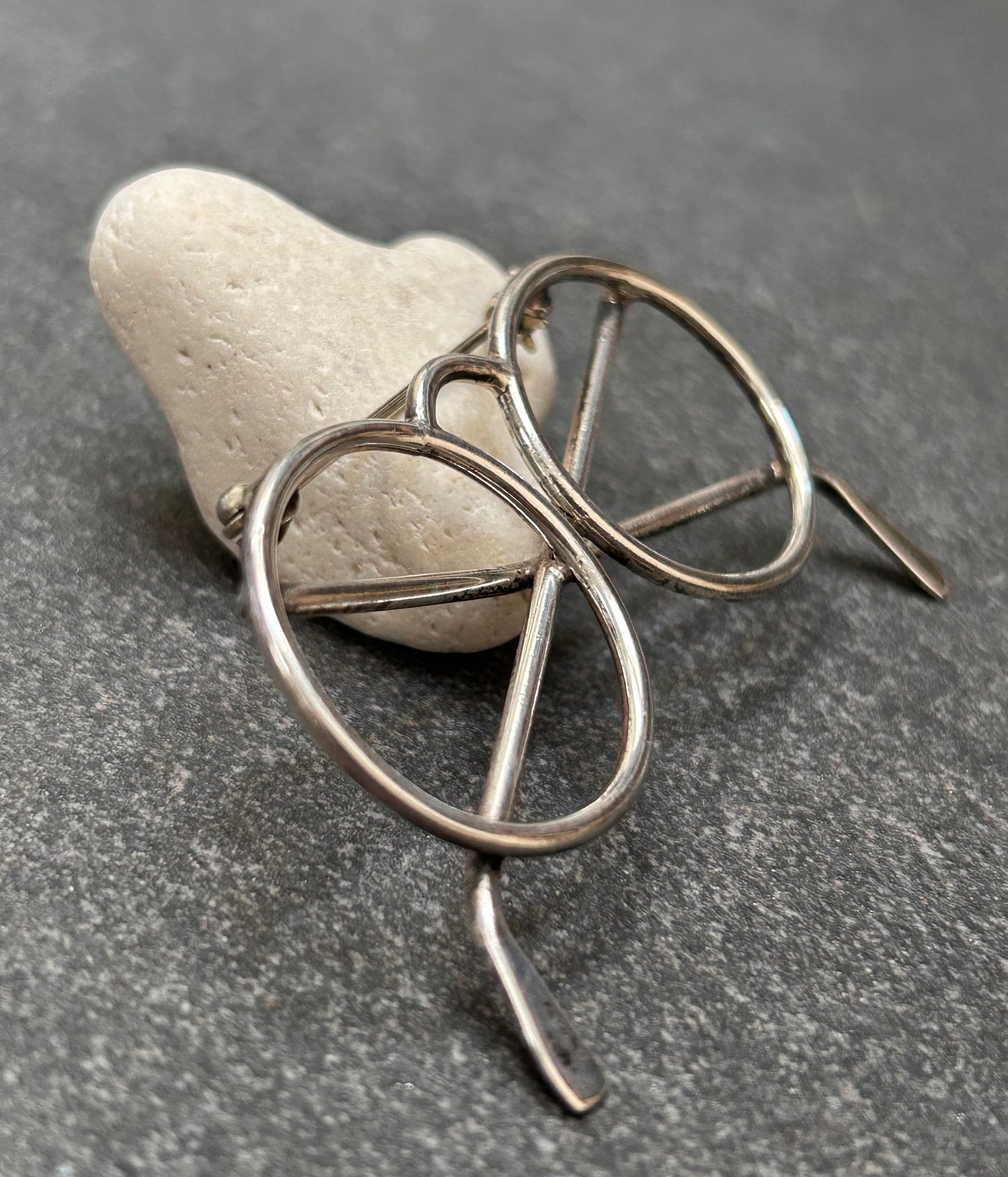 Quirky vintage sterling silver glasses brooch