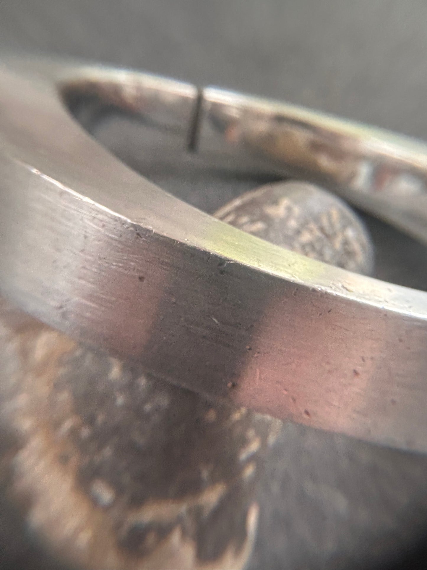 Lovely weight vintage sterling silver bangle