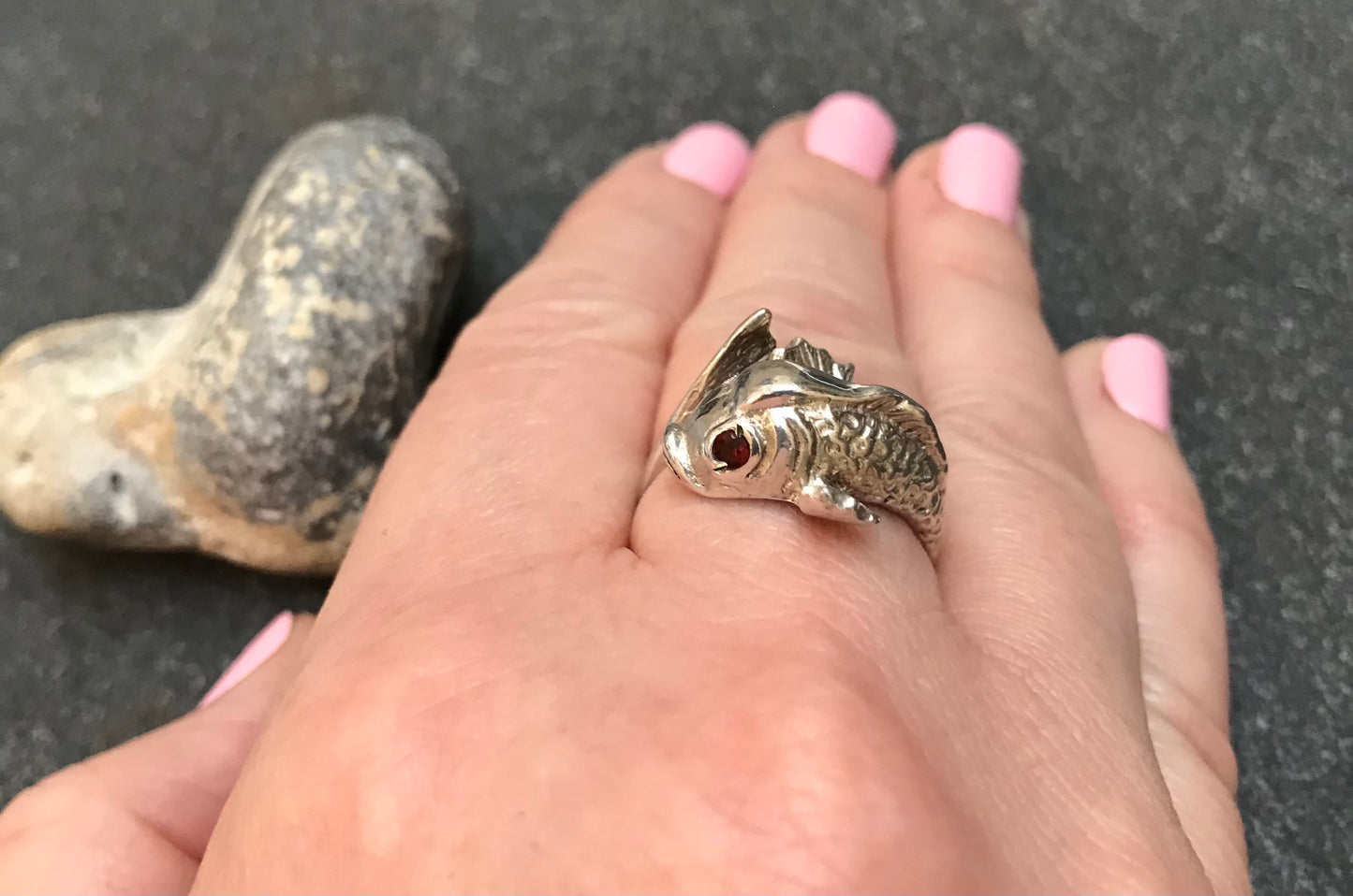 Vintage sterling silver fish ring.