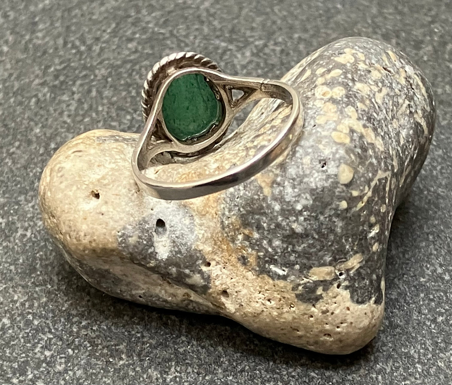 Vintage sterling silver and aventurine ring. 1978