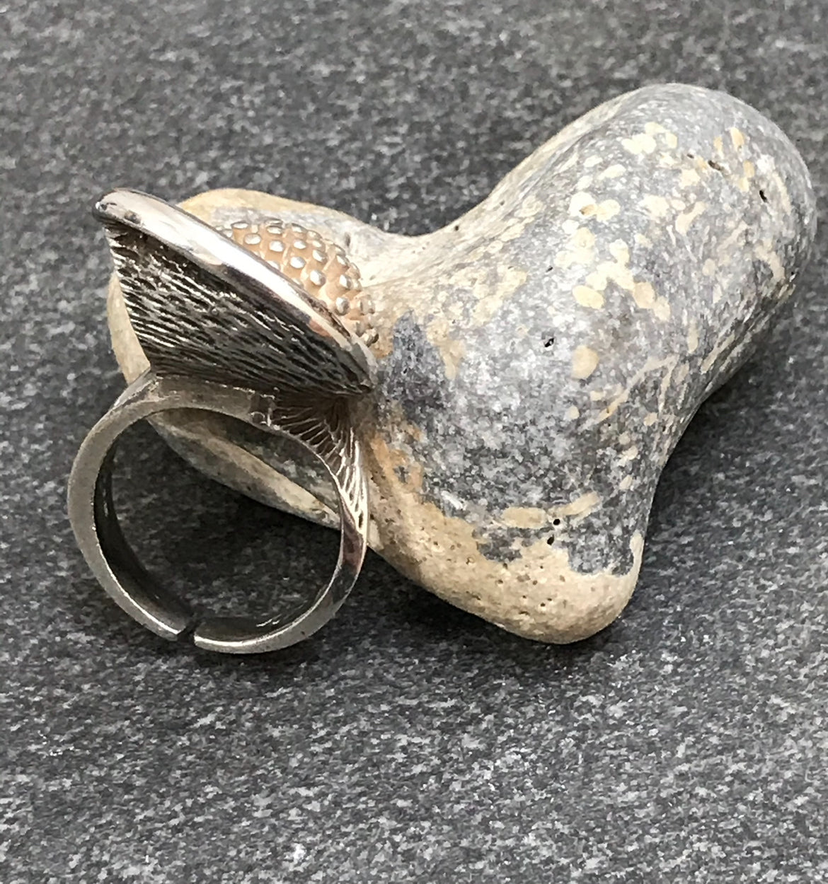 Artisan modernist/brutalist sterling silver vintage ring. 1975