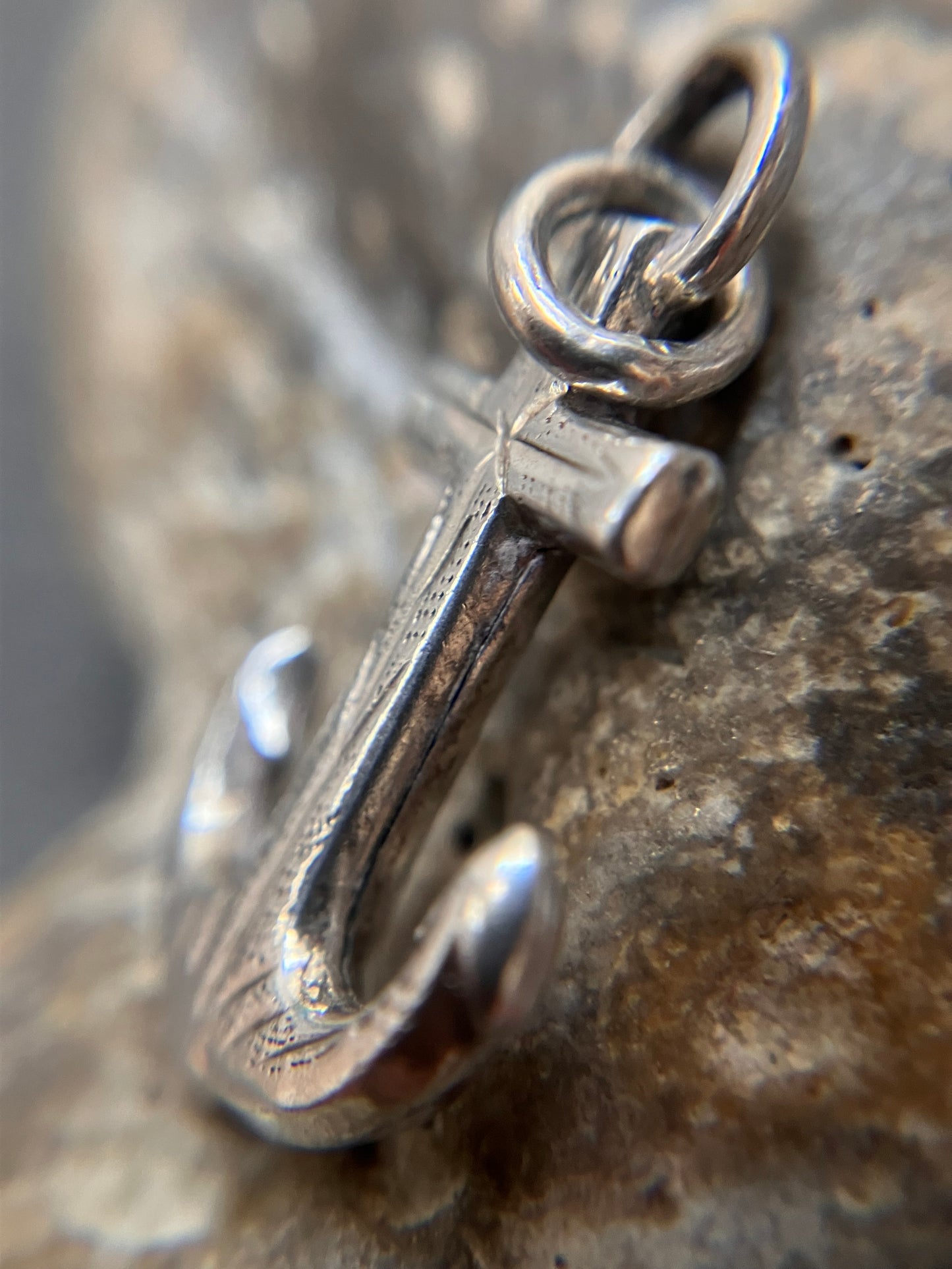 Vintage sterling silver etched anchor pendant.